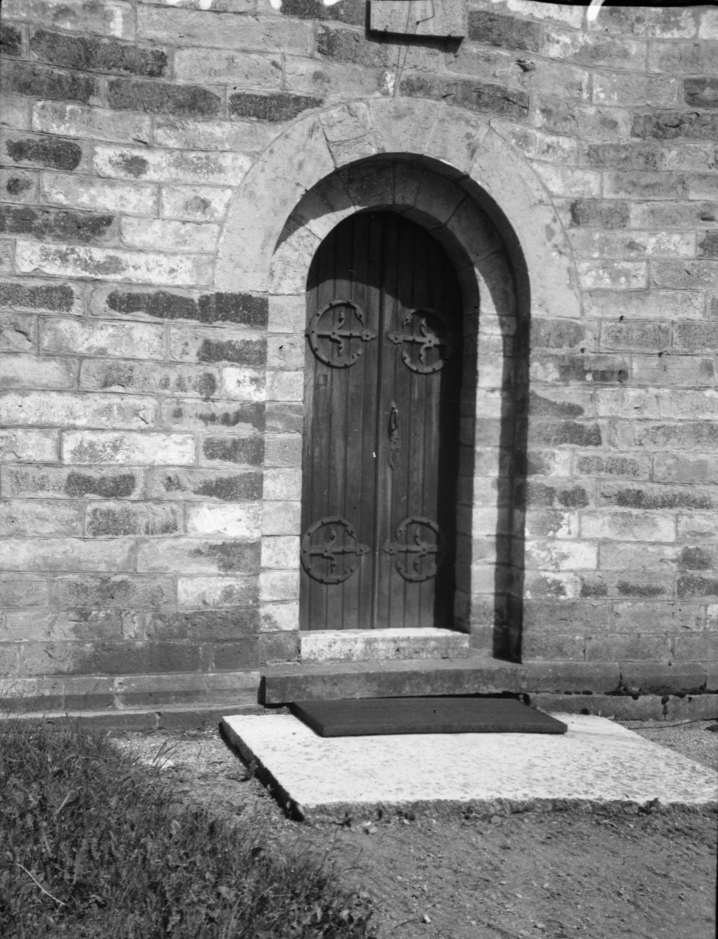 E. Lundberg, Husaby kyrka