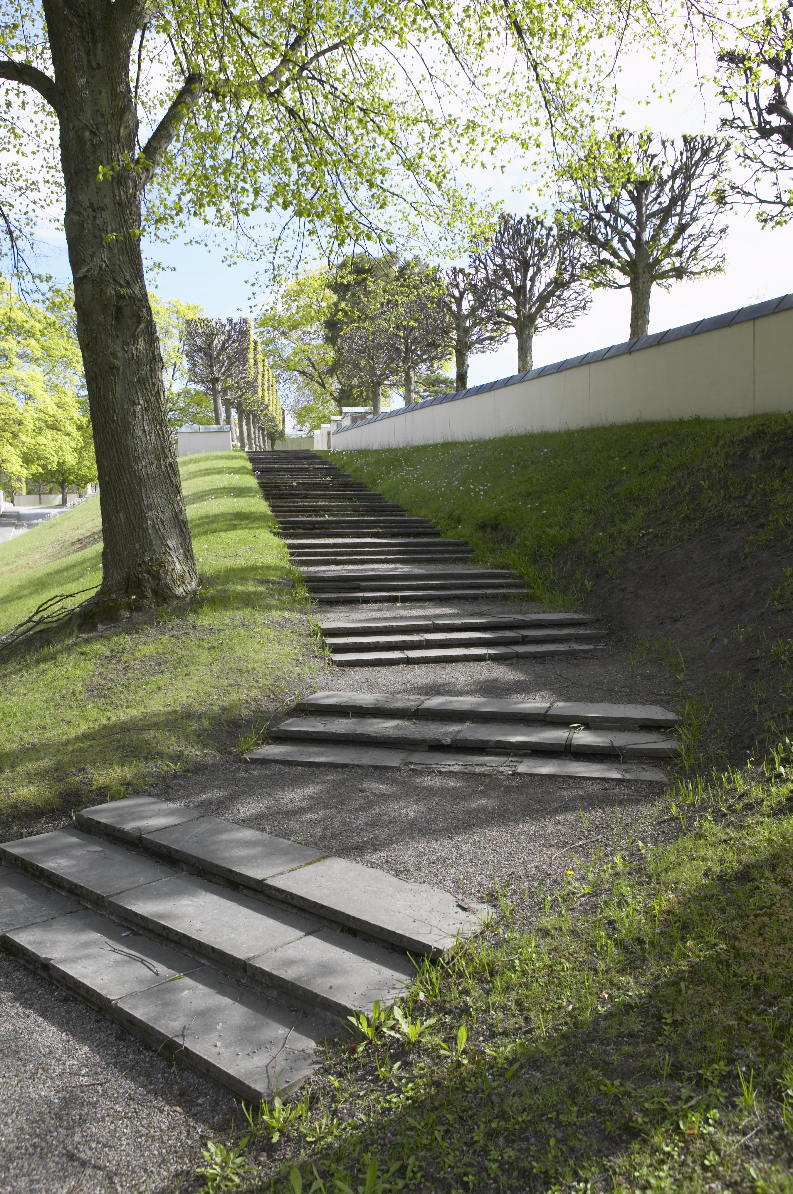 Bengt A Lundberg, Skogskyrkogården