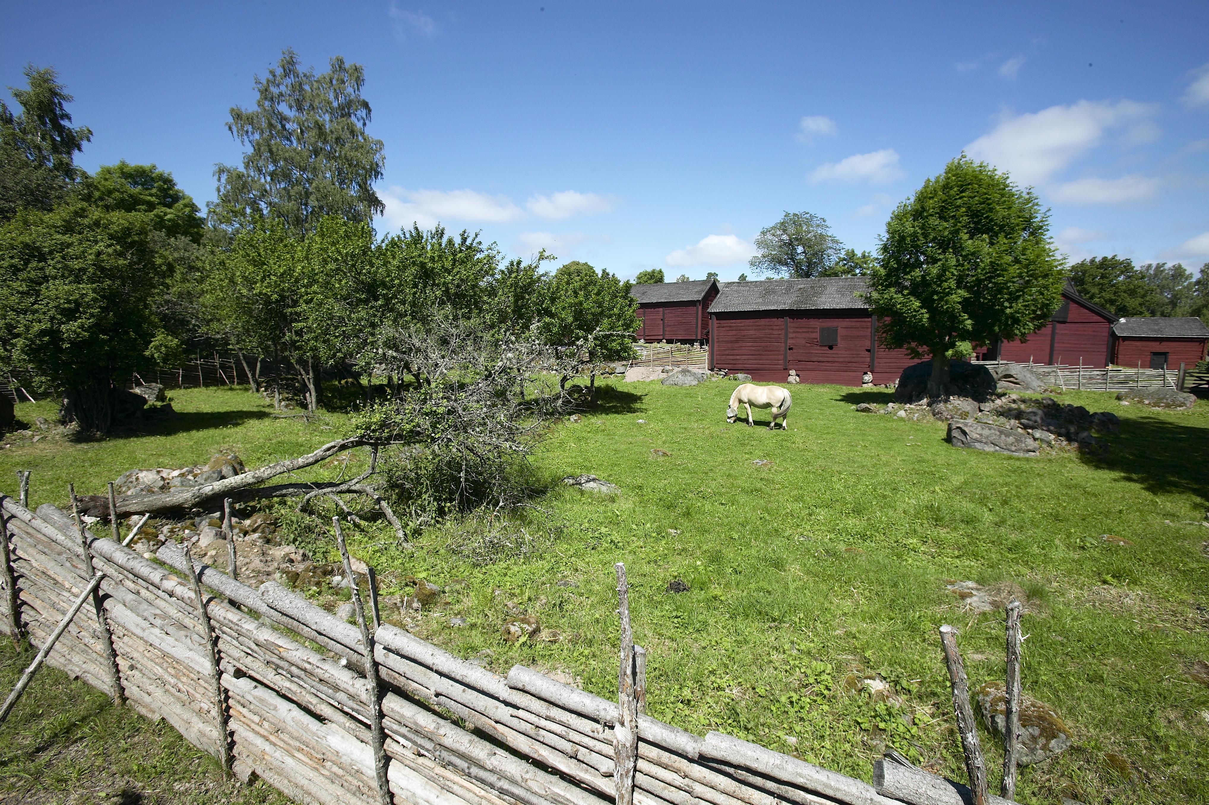 Bengt A Lundberg, Stensjö by