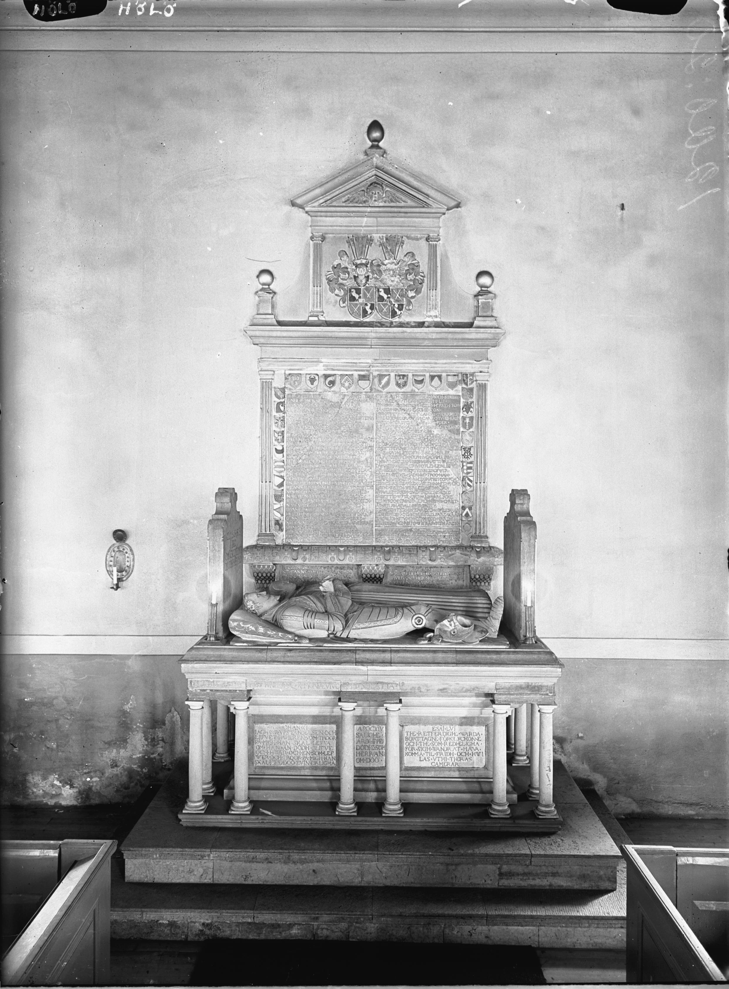 Nils Åzelius, Hölö kyrka