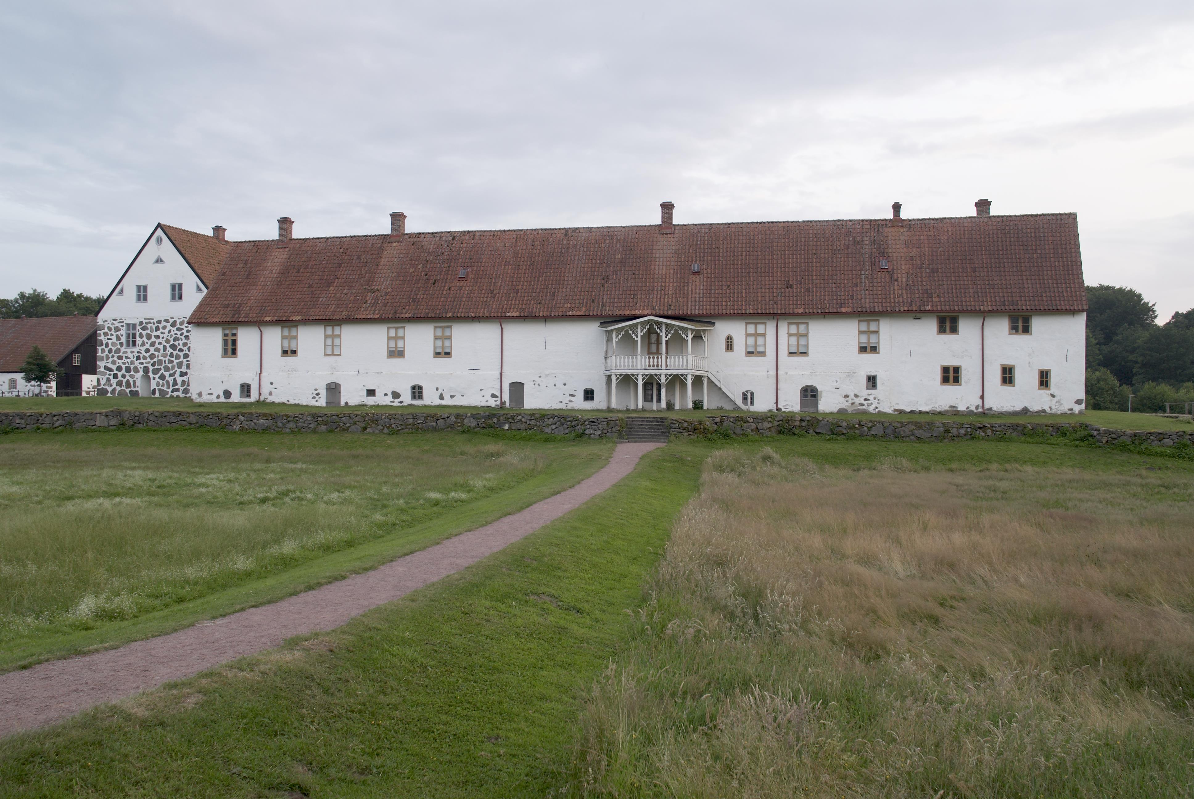 Bengt A Lundberg, Hovdala slott