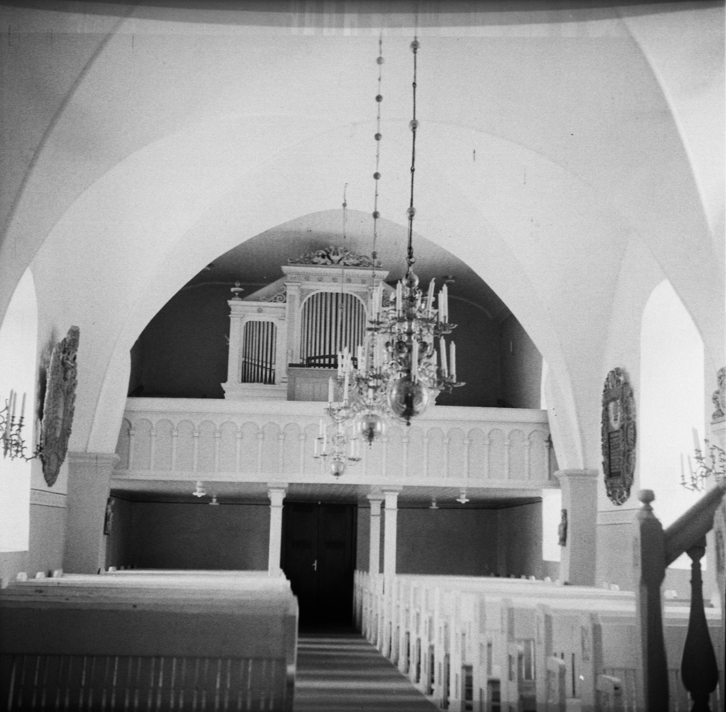 Olle Hellström, Kinneveds kyrka