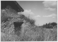 Torbjörntorps socken, källare av kalksten vid gaveln