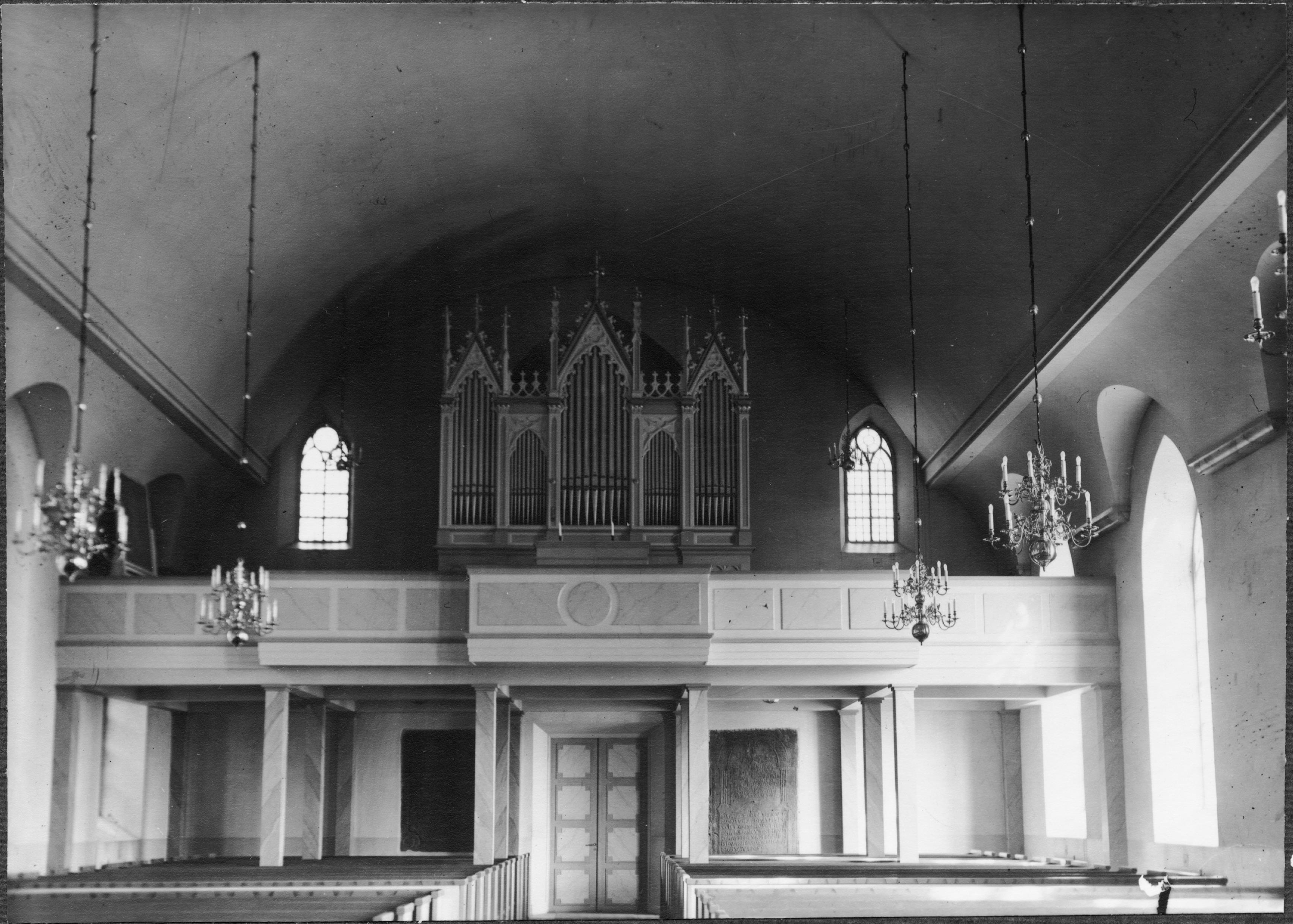 Adolf Niklasson, Vara kyrka