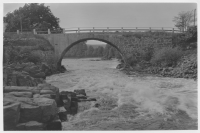 Stenbro över vattendraget mellan Kankesjön och Lagan