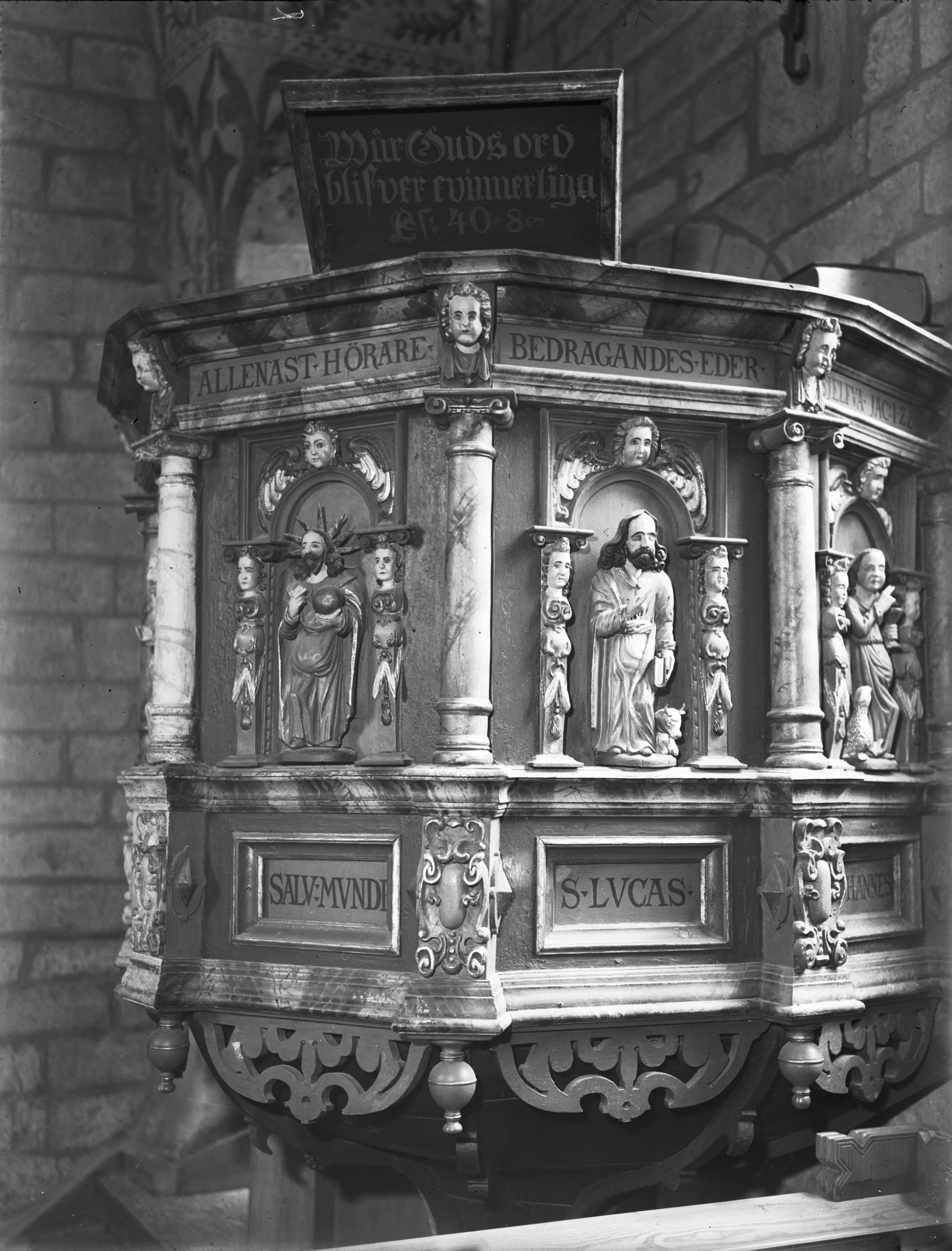 Olle Hellström, Husaby kyrka