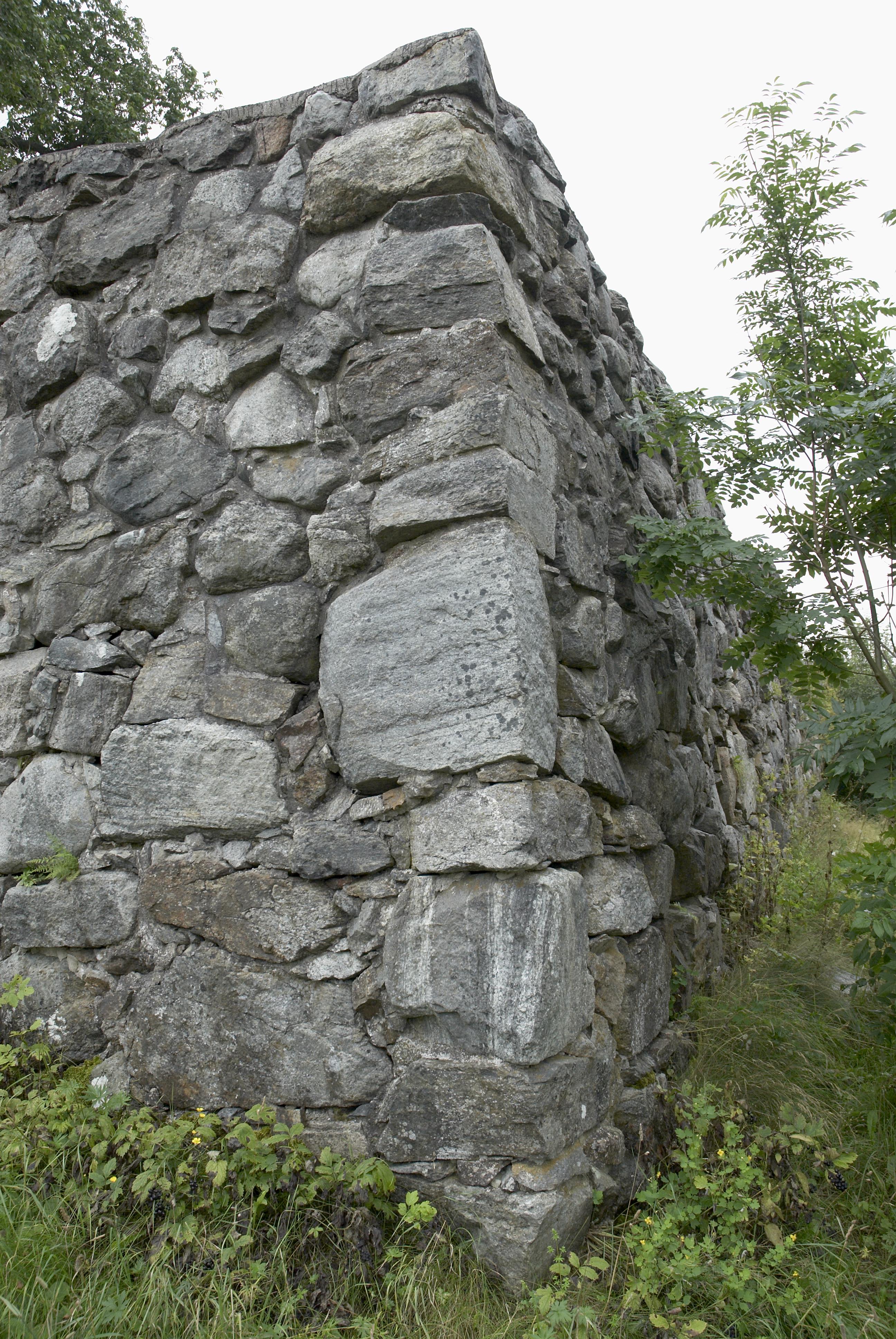 Bengt A Lundberg, Hammersta borgruin