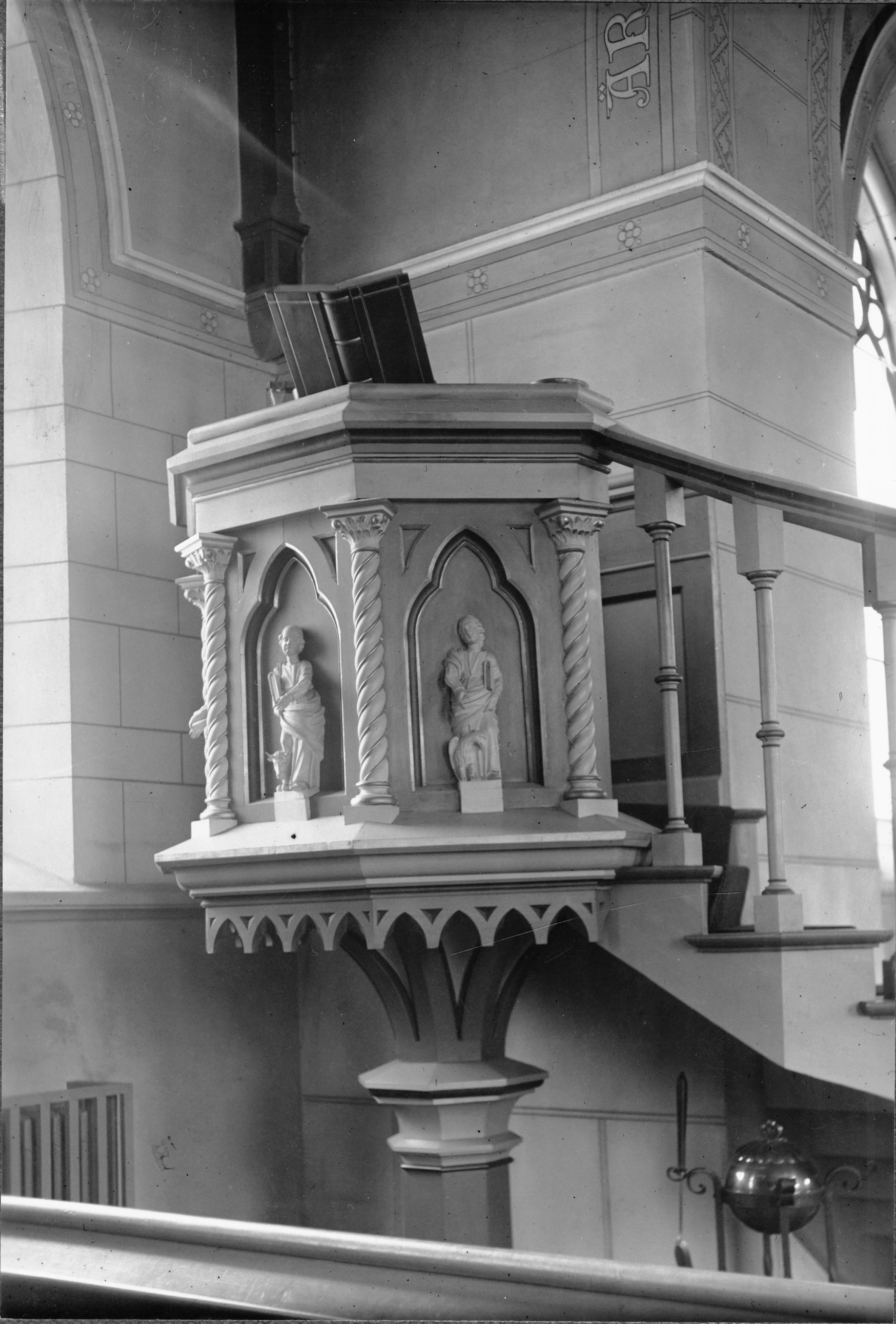 Olle Hellström, Flakebergs kyrka