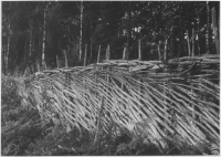 Pieboda, gärdesgård kring åker