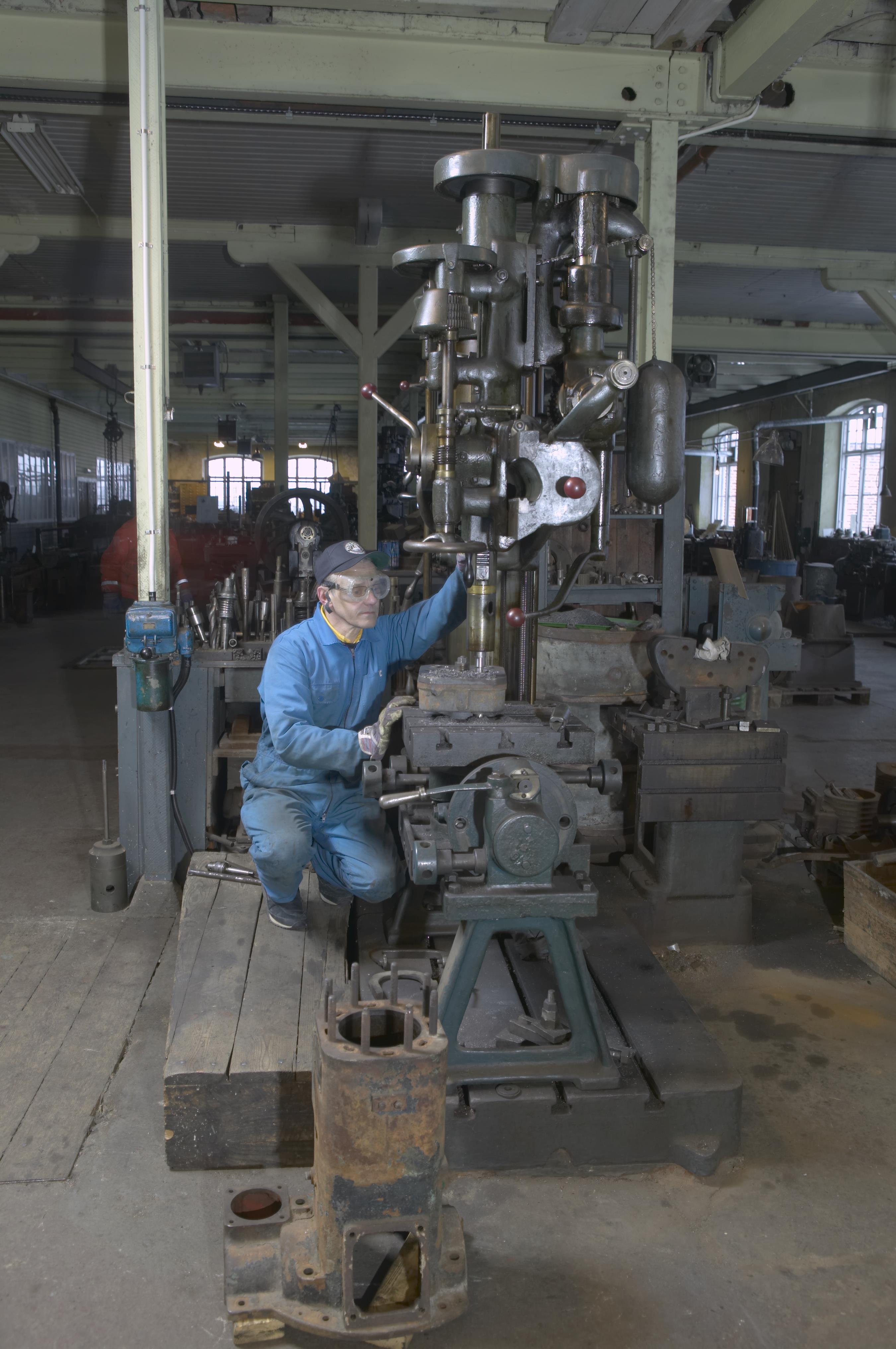 Bengt A Lundberg, Pythagoras motorfabrik