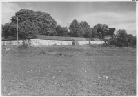 Vendels kyrka, kyrkogårdsmur och port