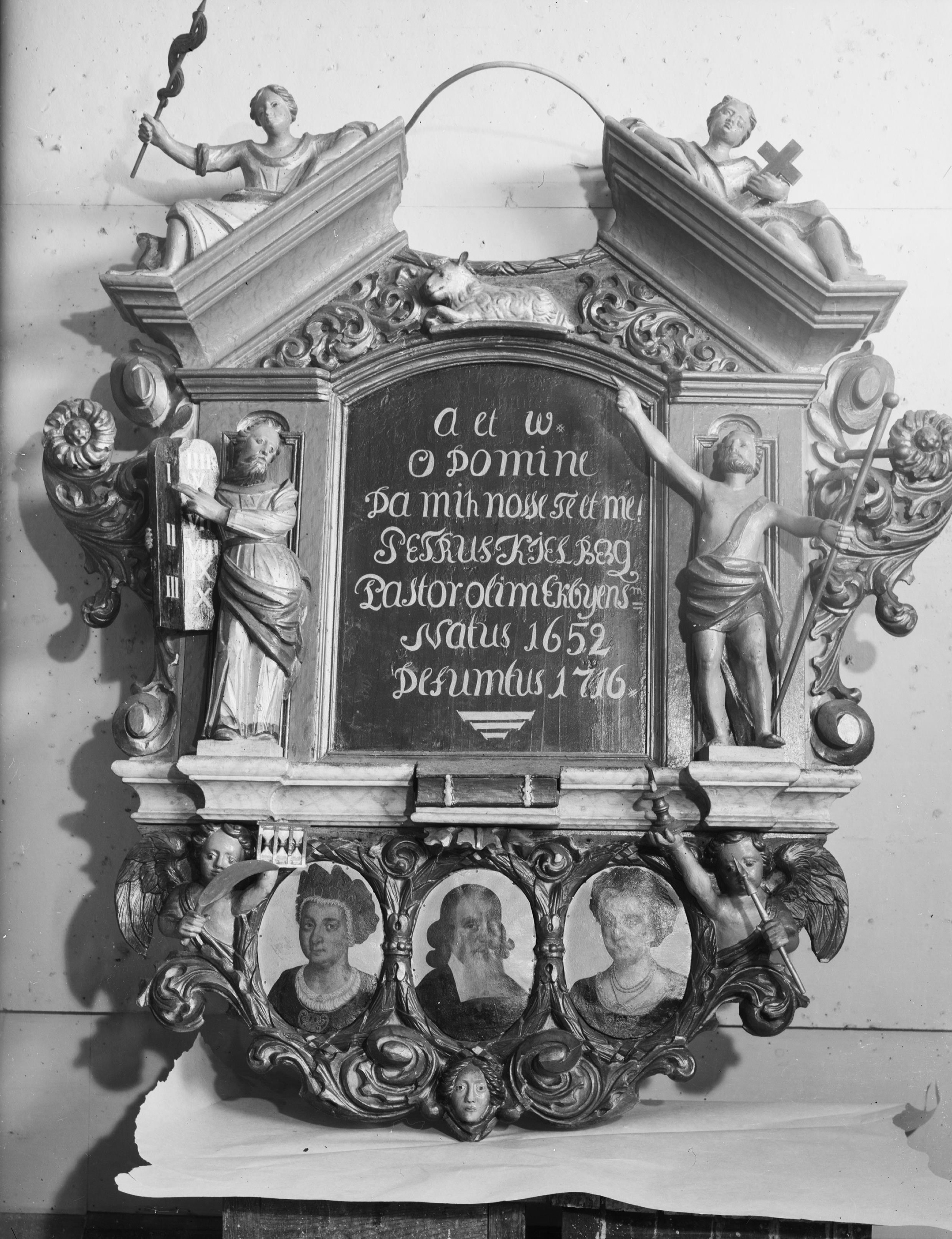 Olle Hellström, Ekby kyrka