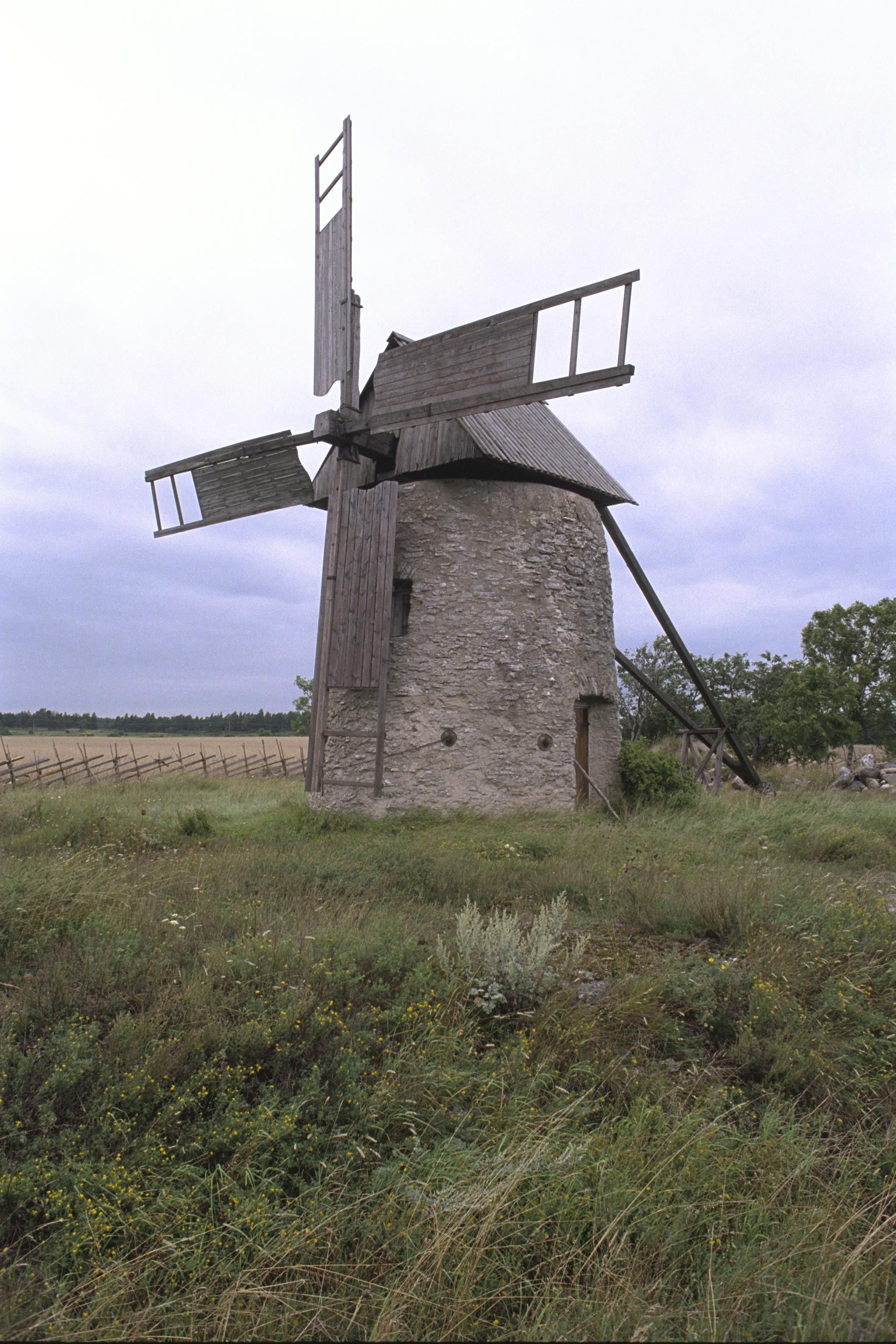 Bengt A Lundberg, Väderkvarn i Ala