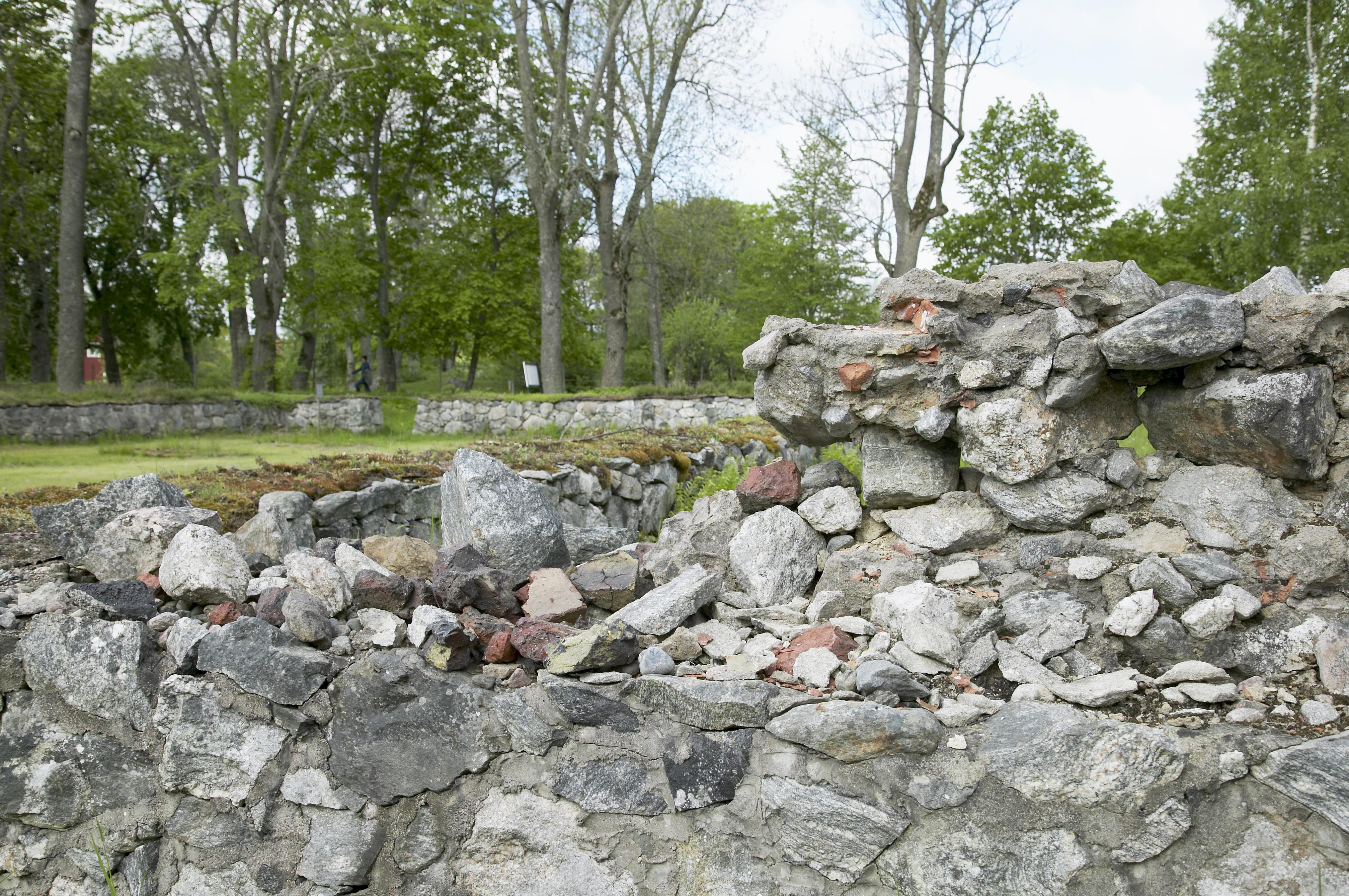 Bengt A Lundberg, Vårfruberga klosterruin