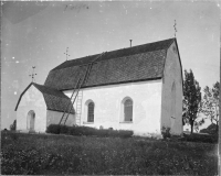 Tolfta kyrka