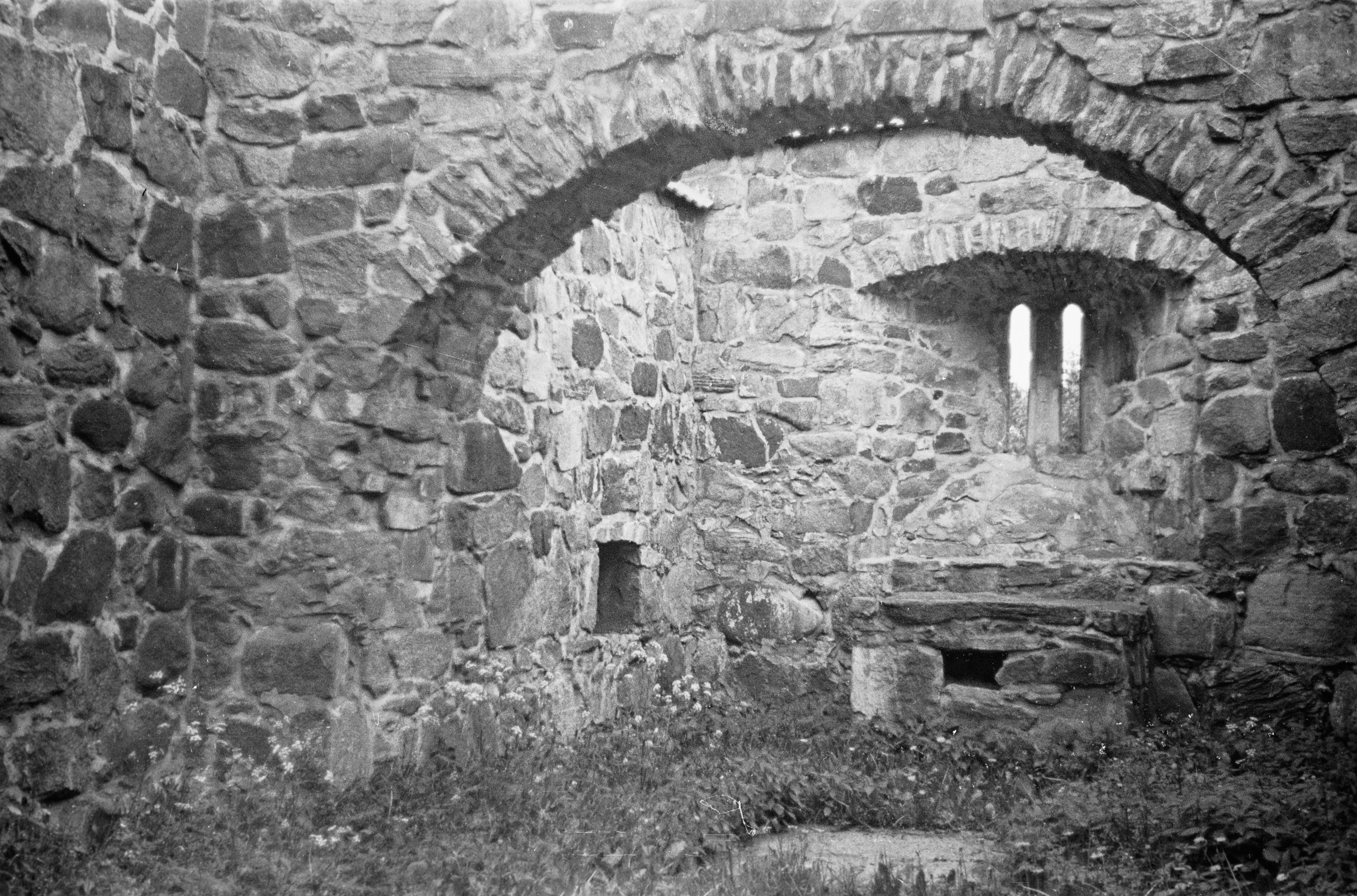 Bertil Berthelson, Fänneslunda kyrkoruin