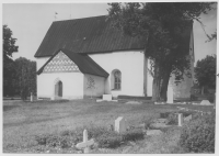 Estuna kyrka, kyrkogårdsport