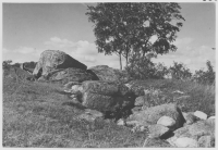 Gånggrift, 3 kilometer söder om Resmo kyrka