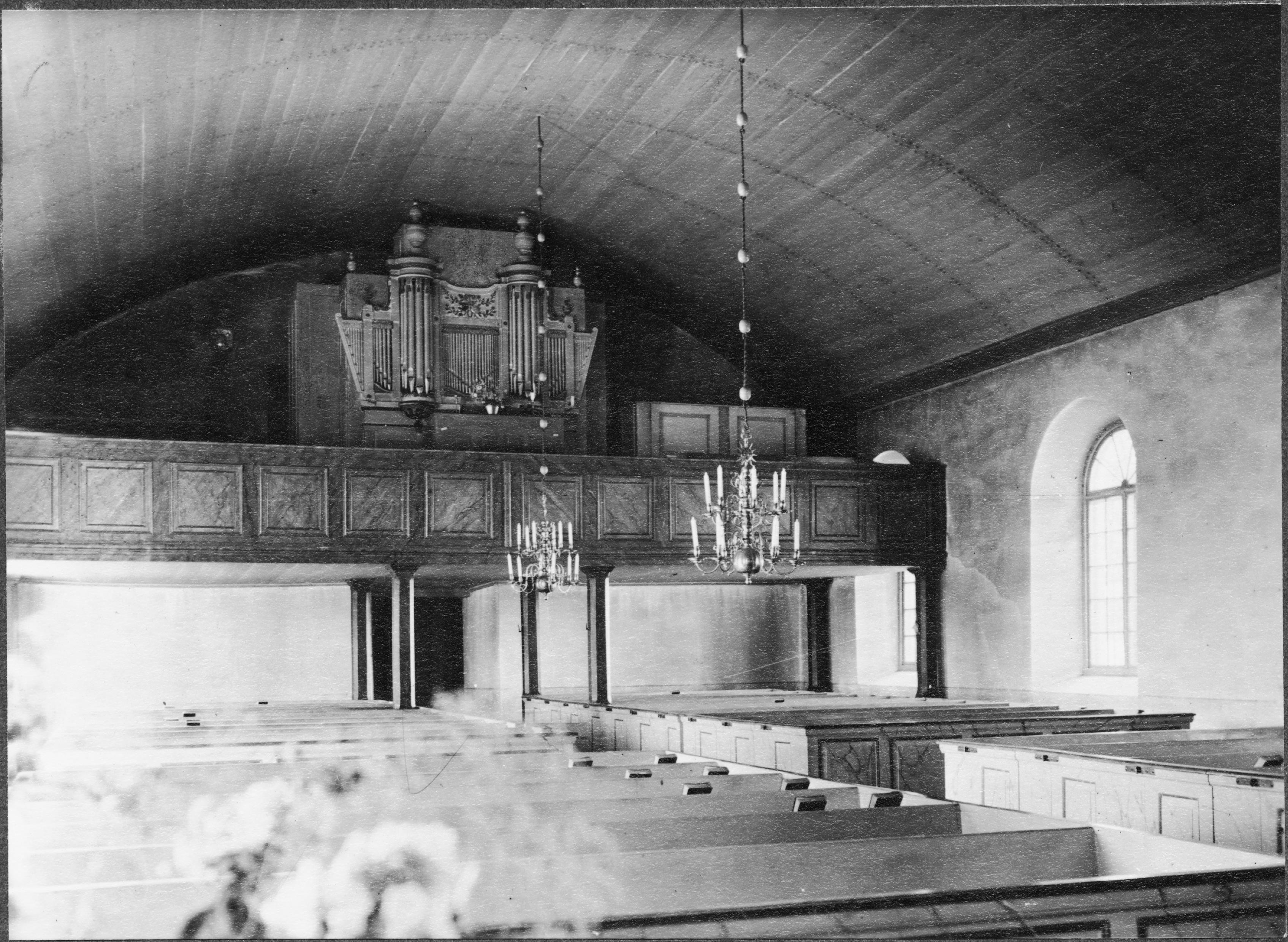 Adolf Niklasson, Tiveds kyrka