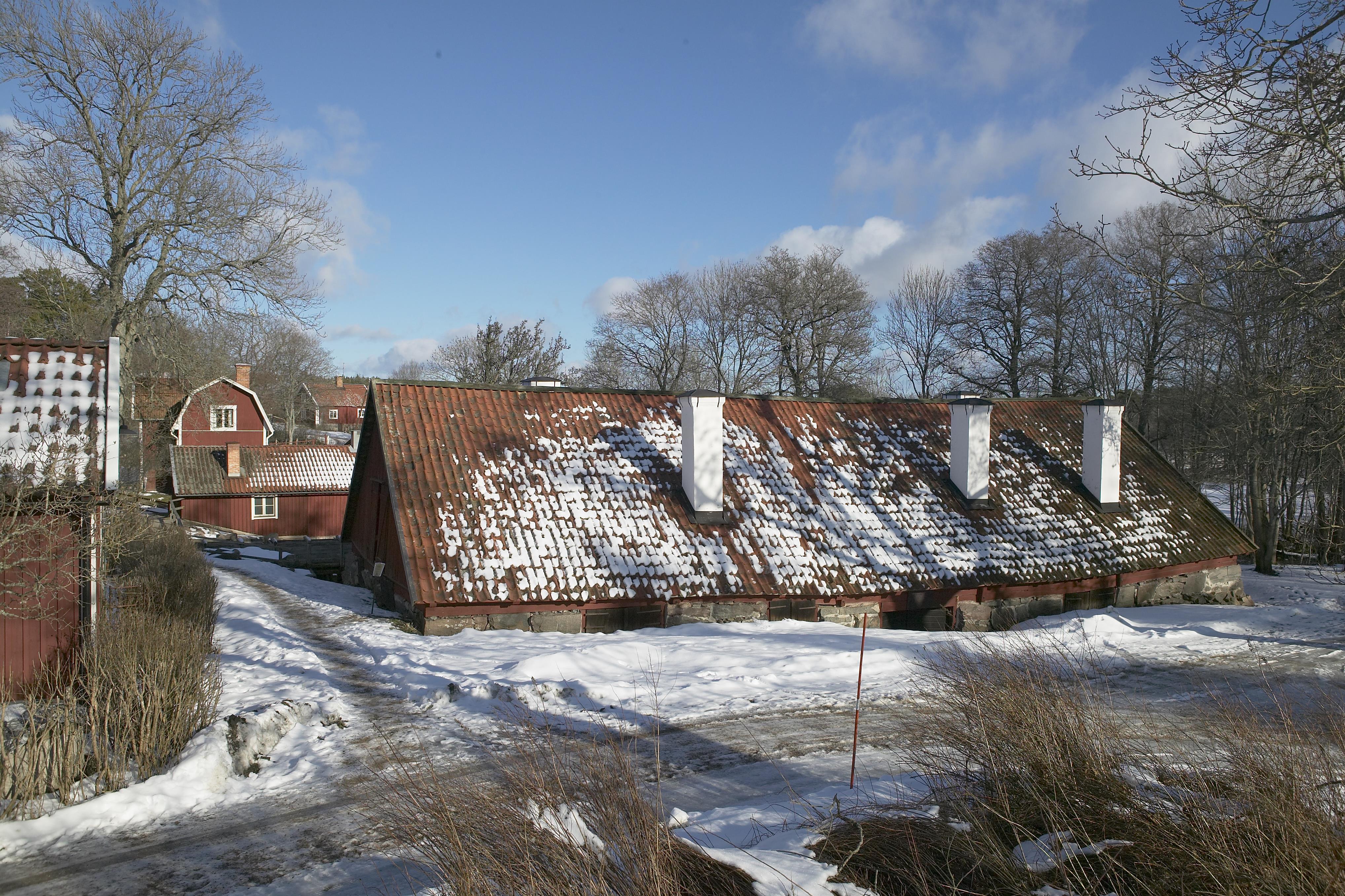 Bengt A Lundberg, Wira bruk