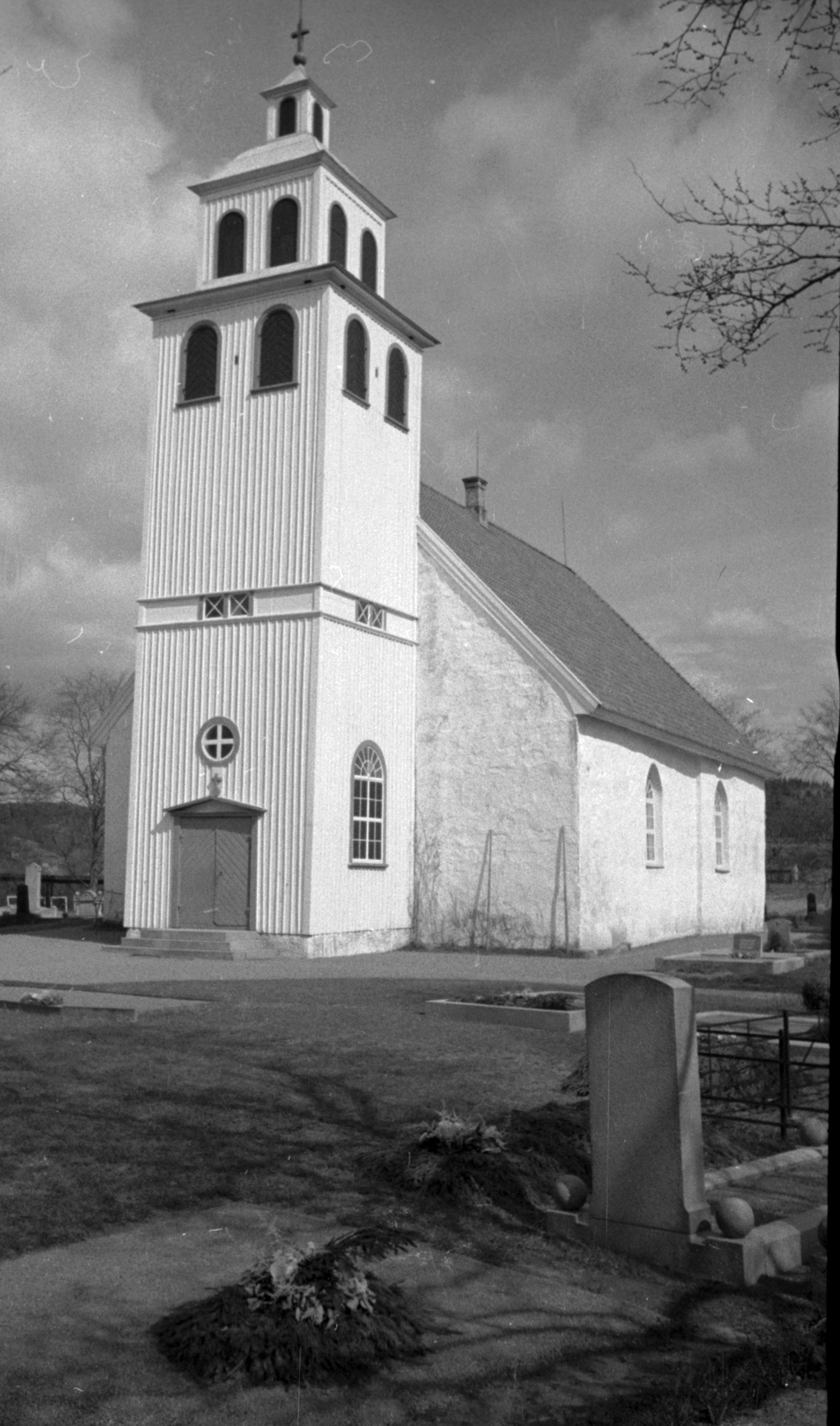 Bertil Berthelson, Bro kyrka