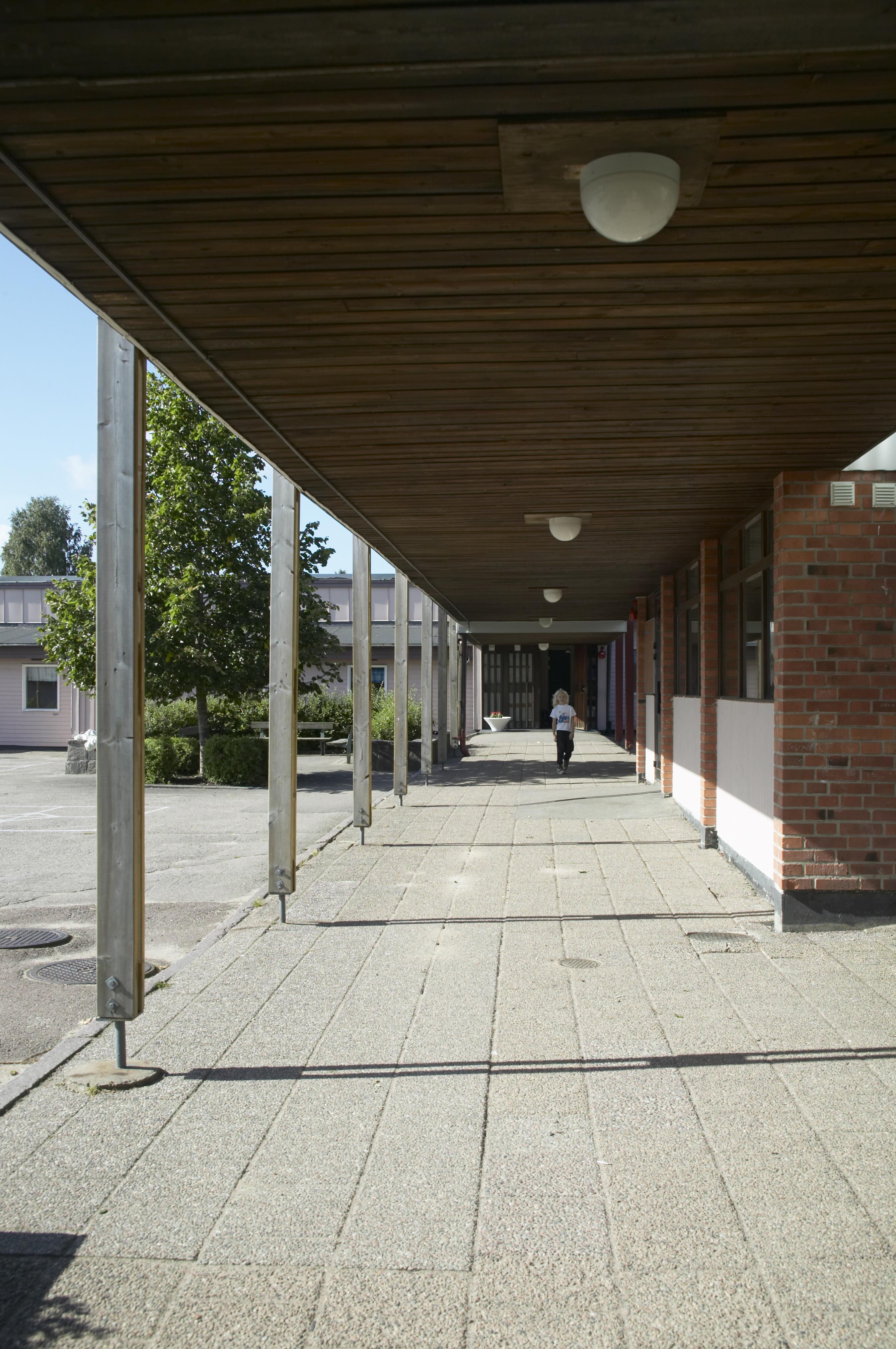 Bengt A Lundberg, Vallargärdets skola