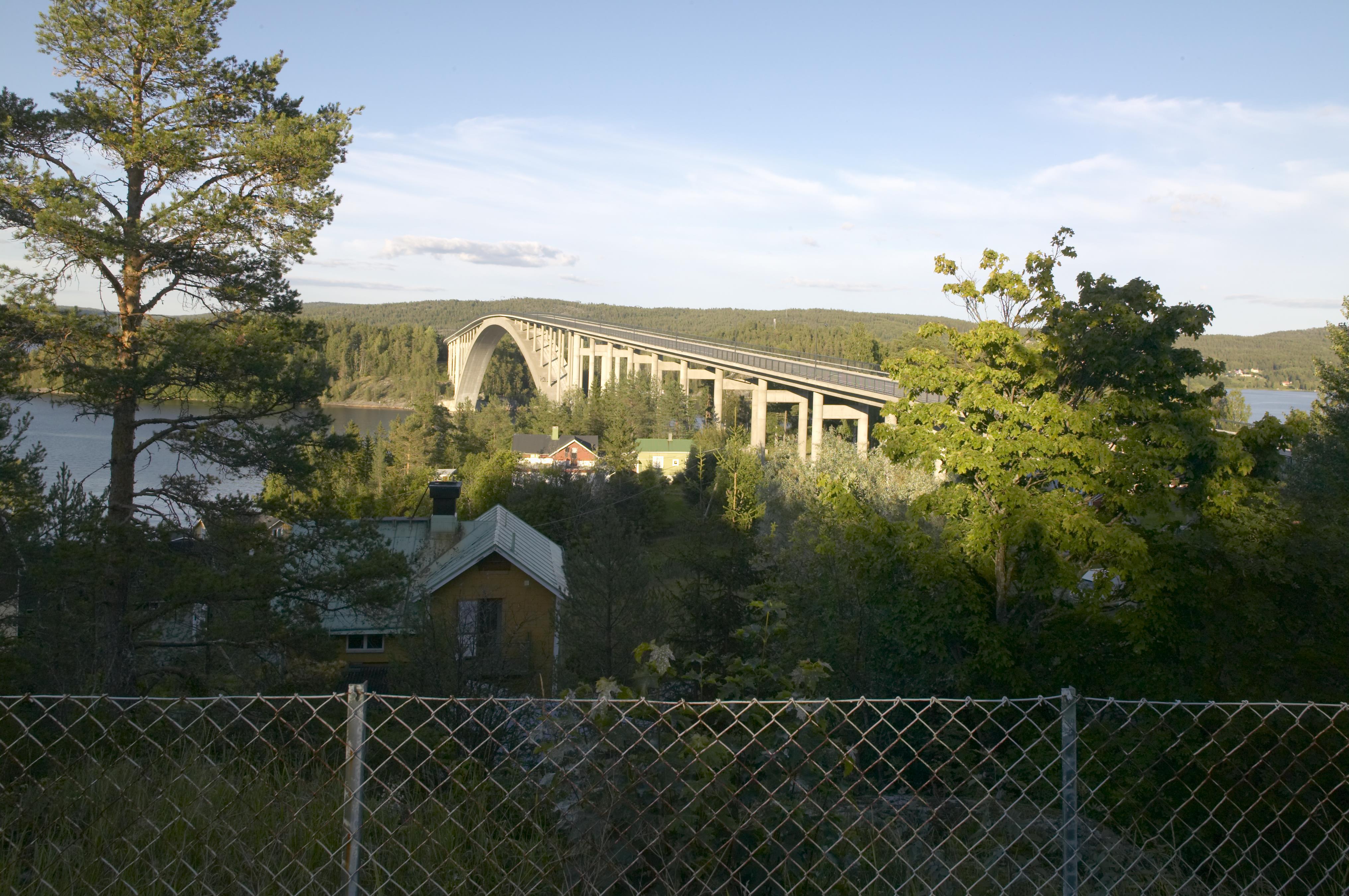 Bengt A Lundberg, Sandöbron