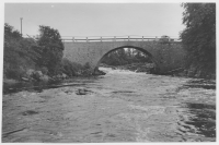 Stenbro över vattendraget mellan Kankesjön och Lagan