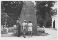 Nättraby kyrkogård, minnessten för bonden Vitus Anderson