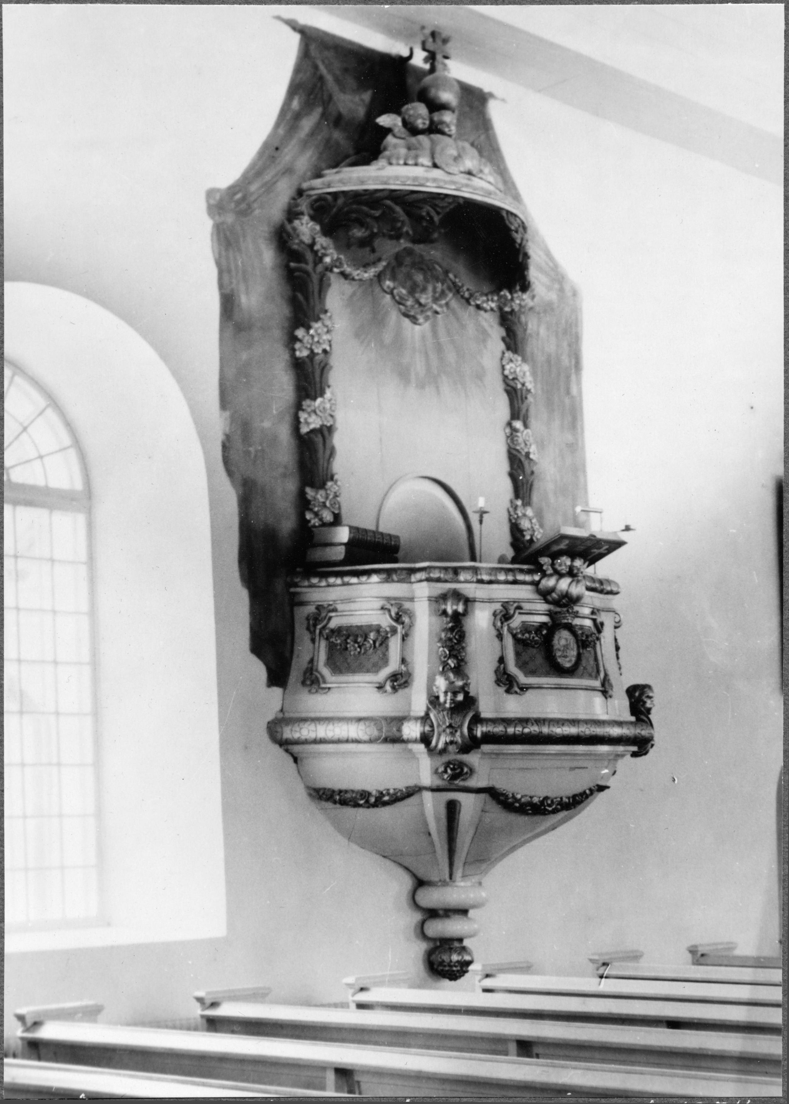 Sven Wahlgren, Döderhults kyrka