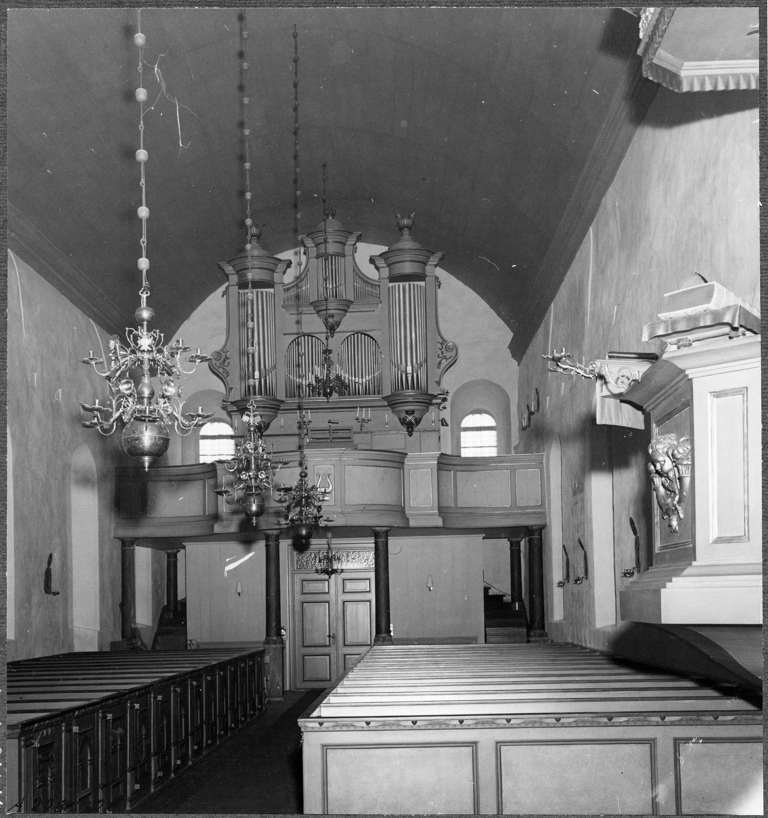 Iwar Anderson, Halltorps kyrka