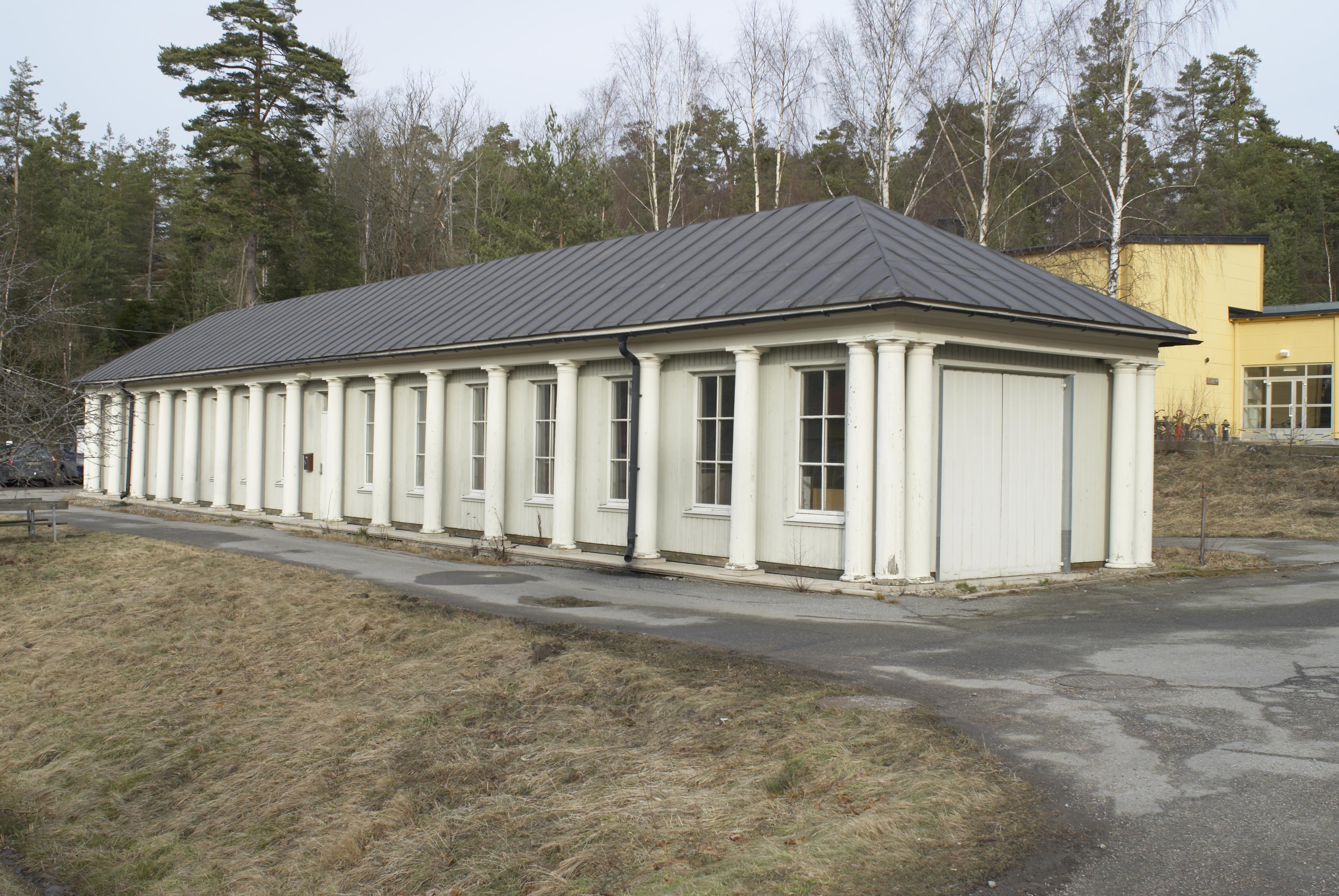 Bengt A Lundberg, Berga slott