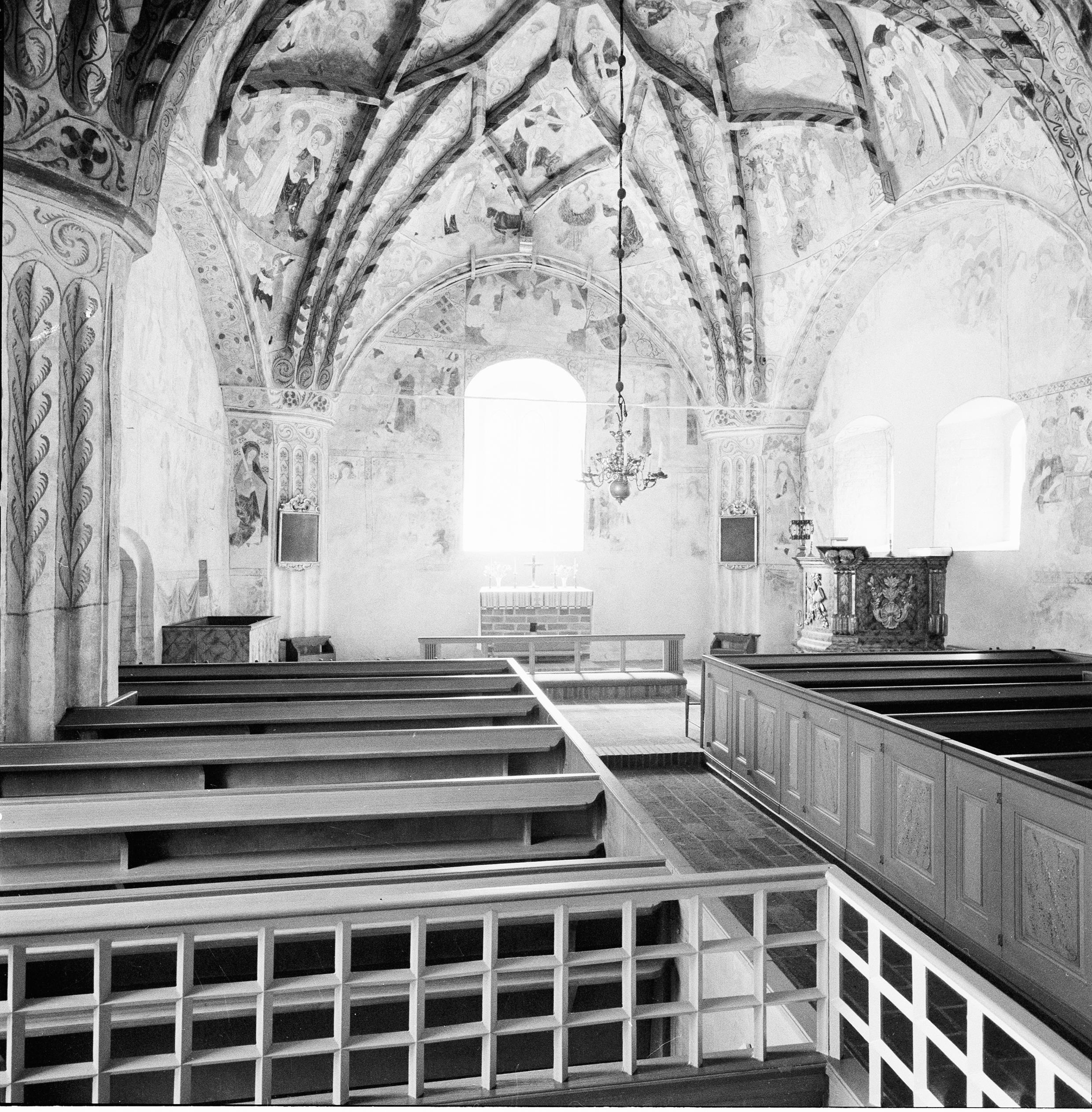 Nils Lagergren, Härnevi kyrka