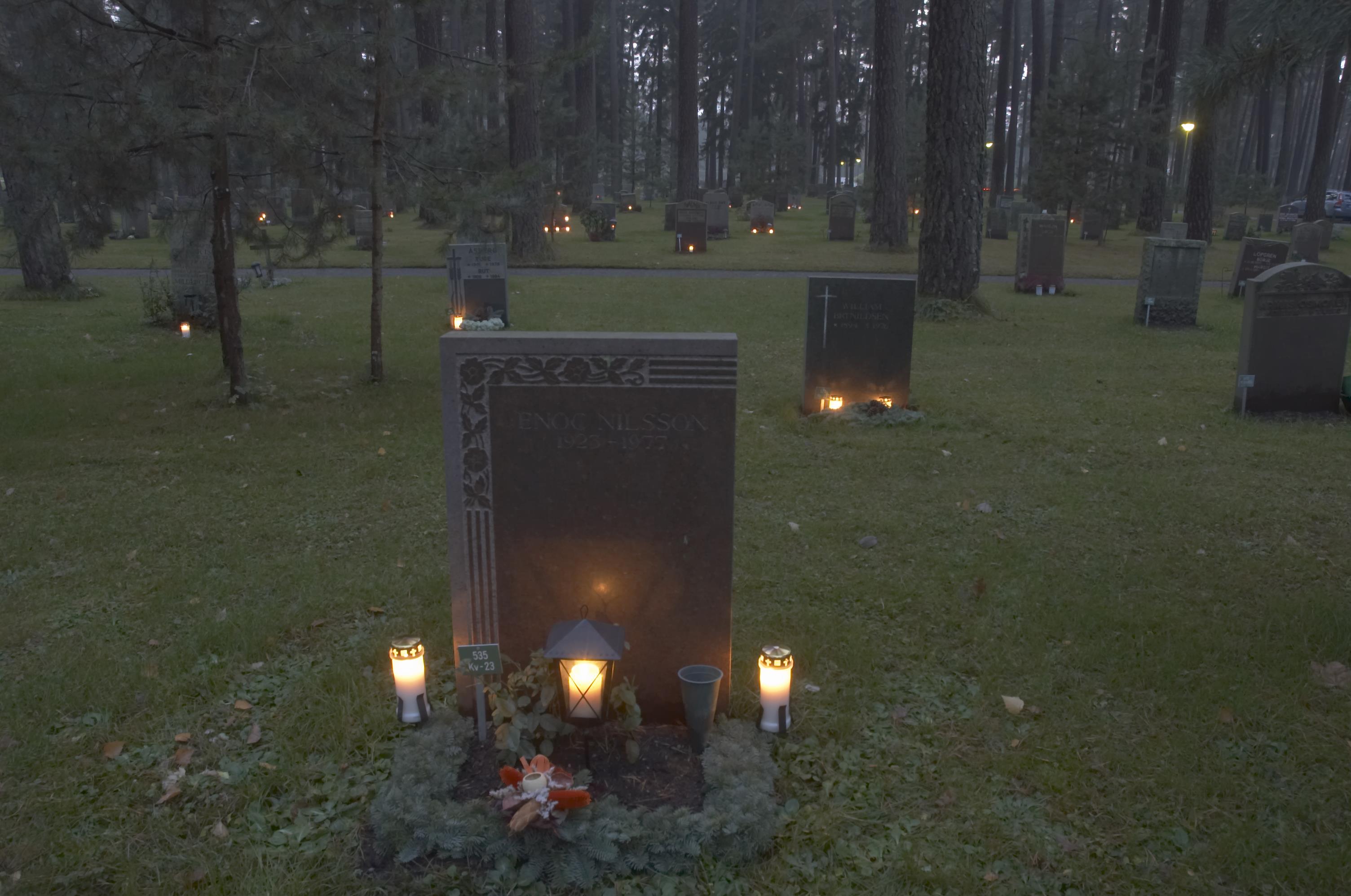 Bengt A Lundberg, Skogskyrkogården