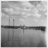 Mems sluss och fyr i Göta kanal