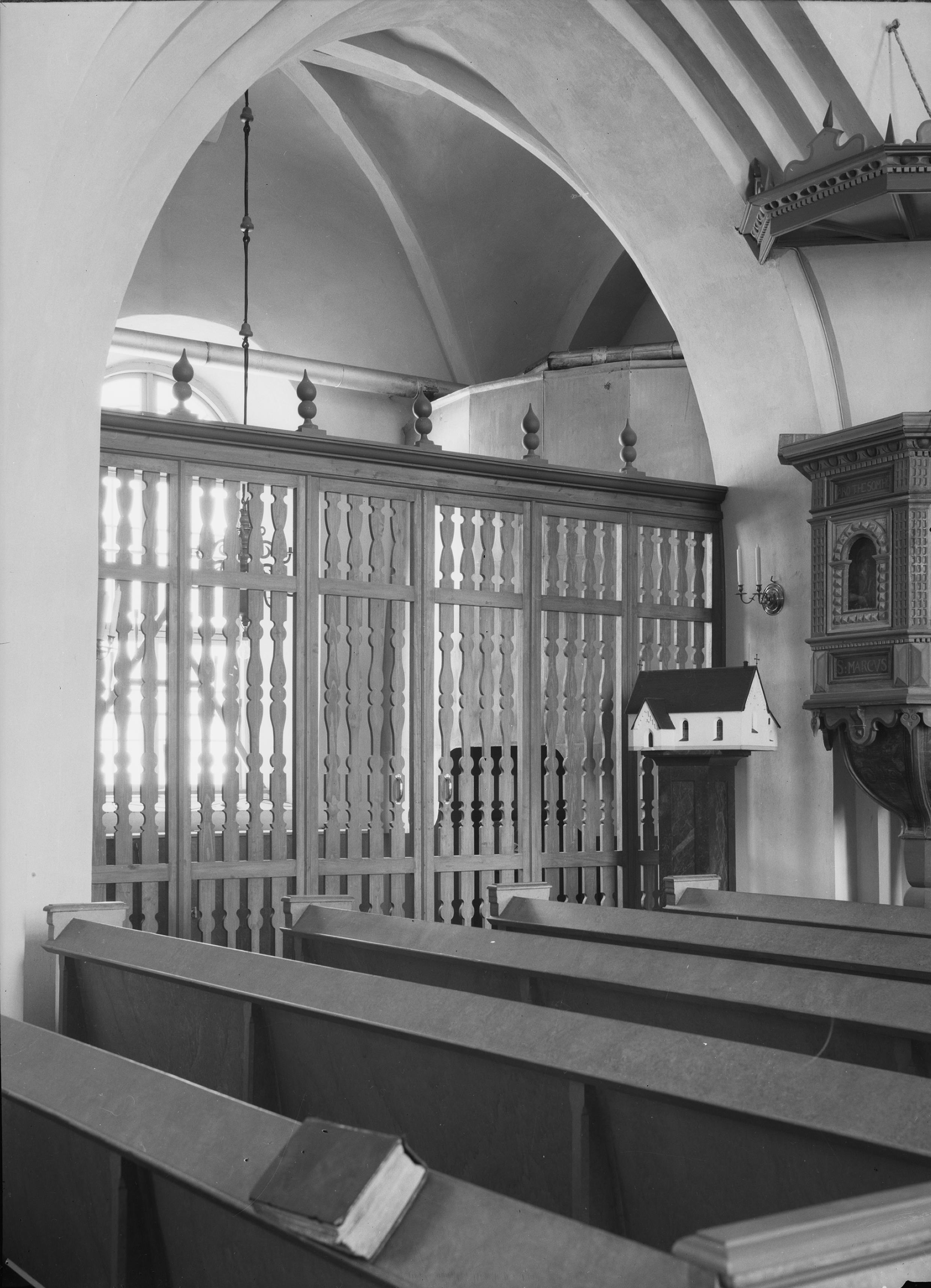 Bertil Berthelson, Möklinta kyrka