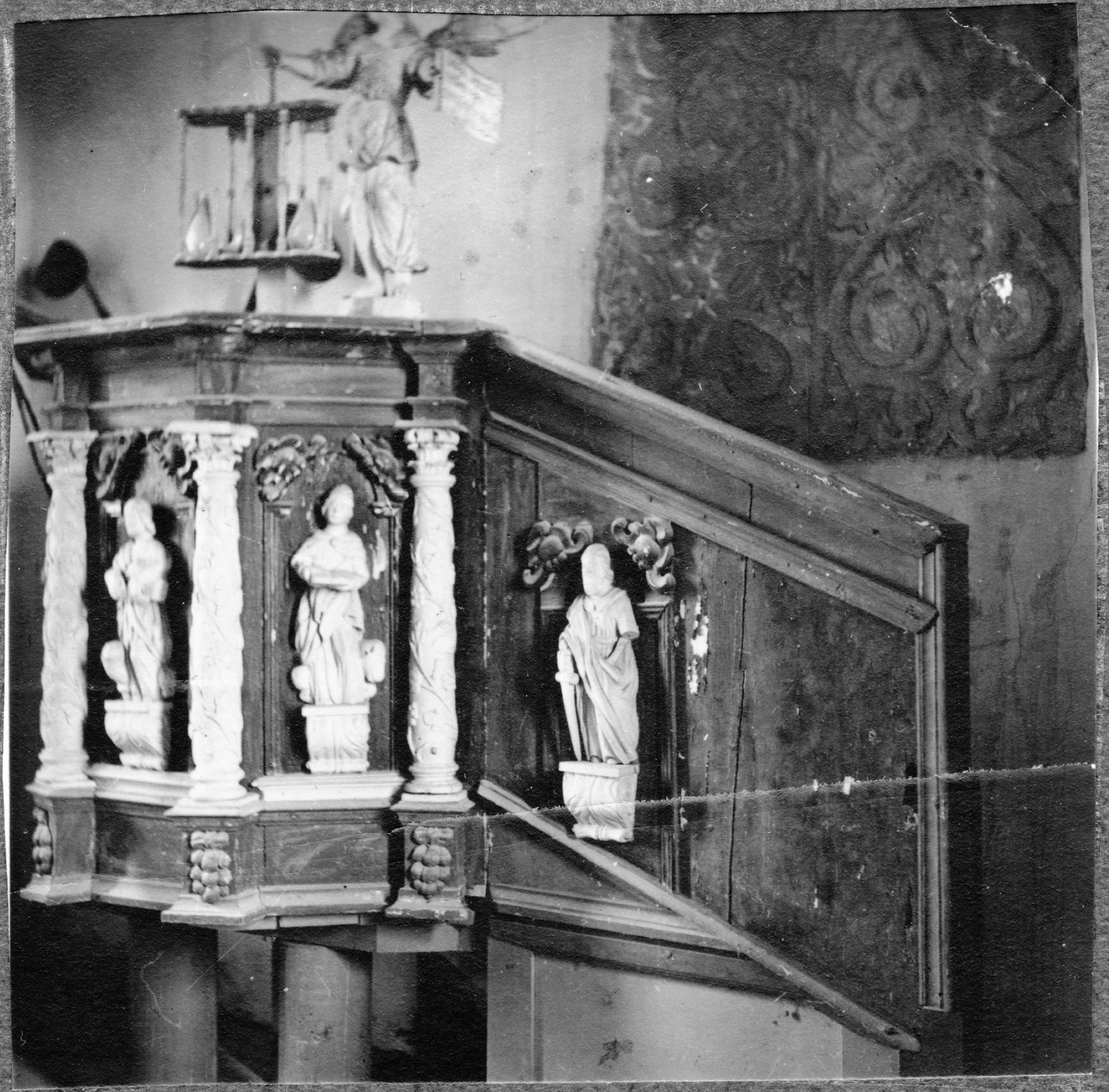 Olle Hellström, Gärdhems kyrka