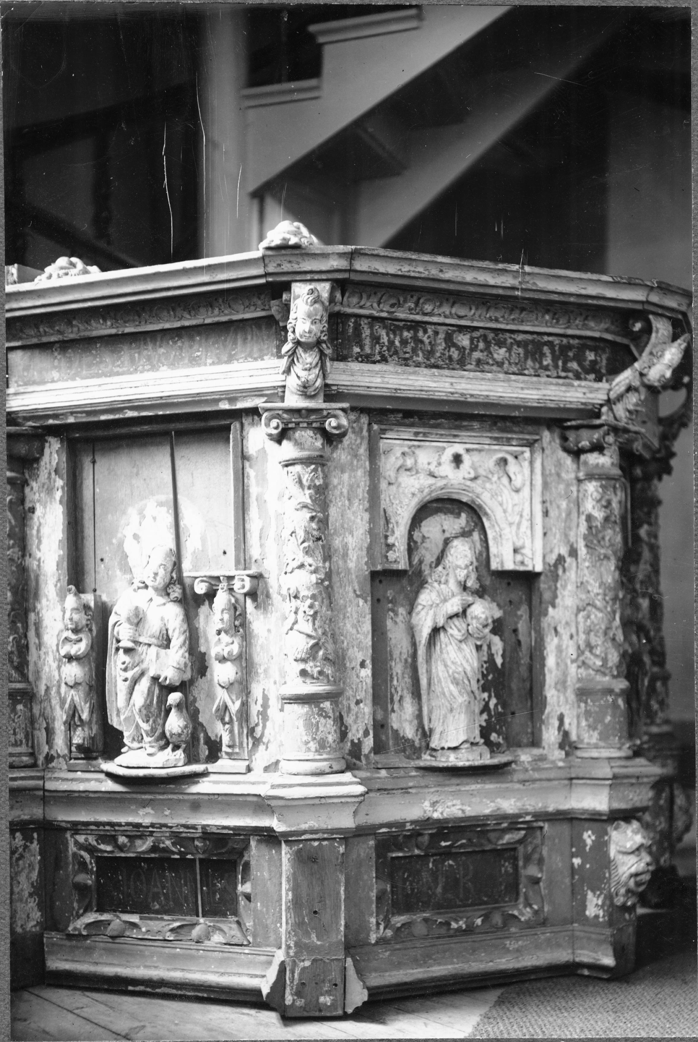 Olle Hellström, Erska kyrka