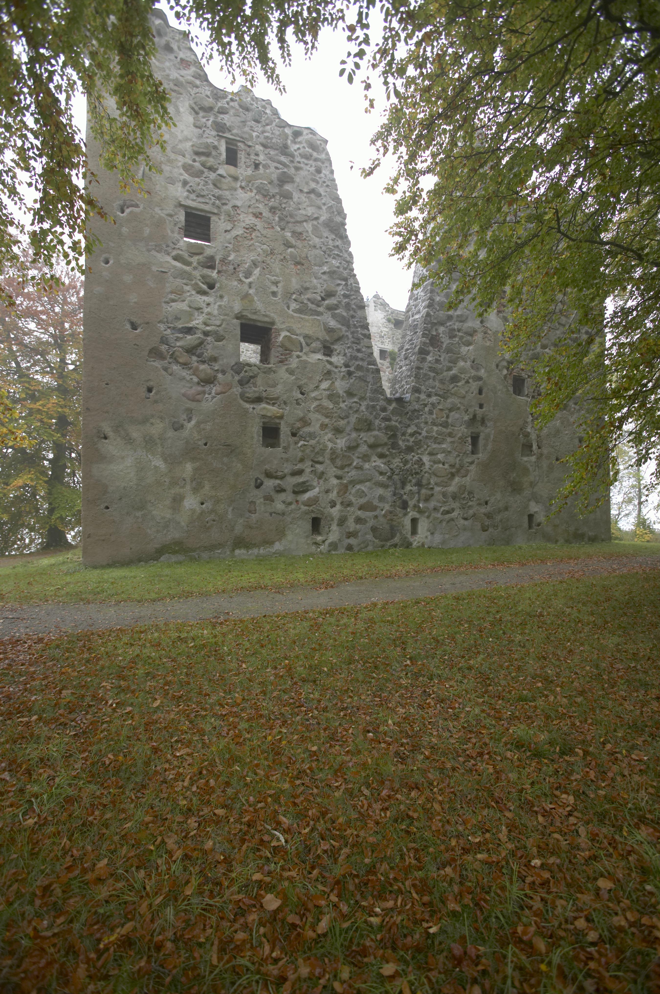 Bengt A Lundberg, Bergkvara slottsruin