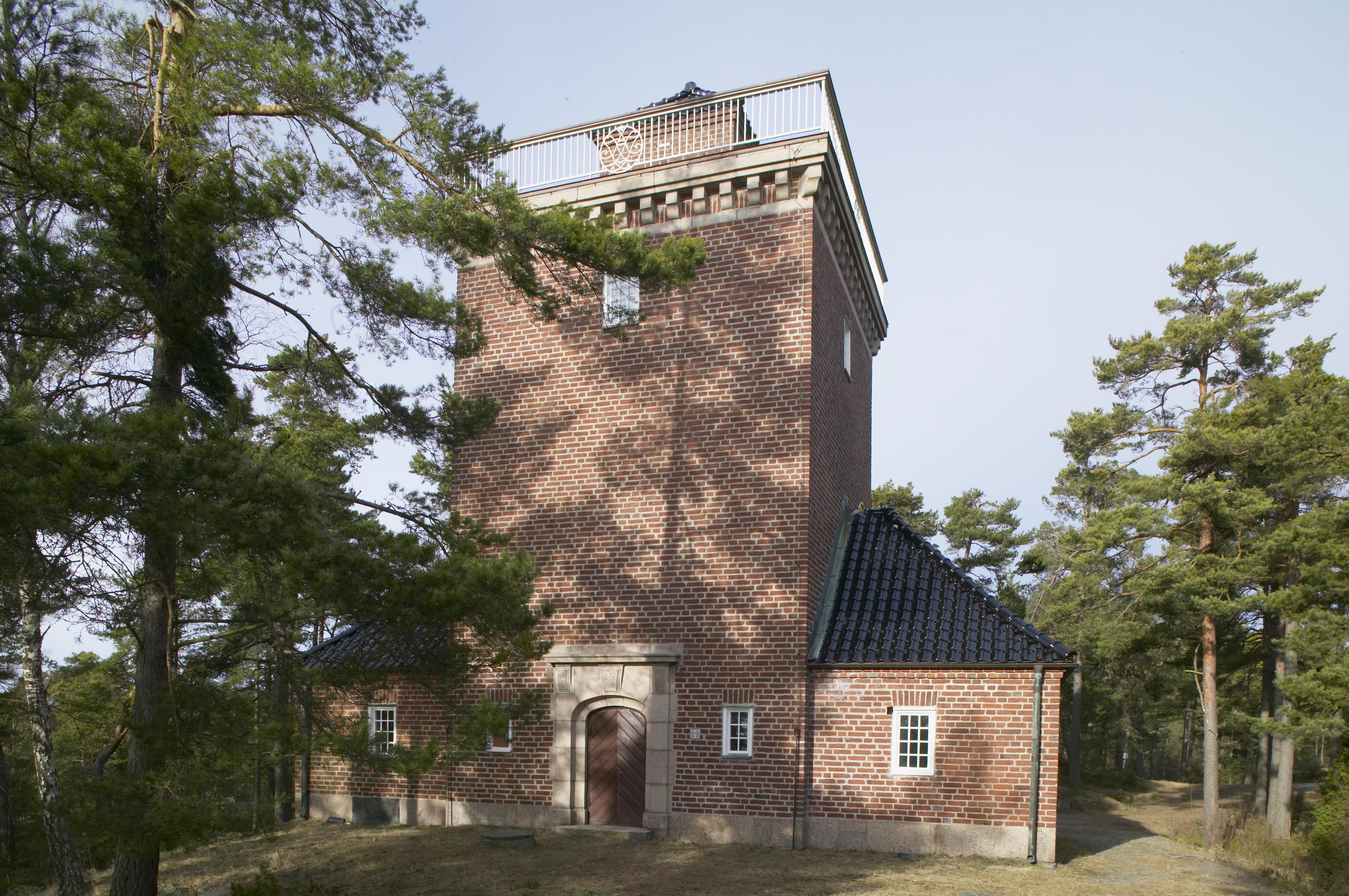 Bengt A Lundberg, Berga slott