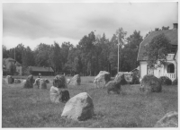 Sjötofta socken, gravfält från järnåldern beläget norr om kyrkan