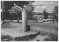 Hulareds socken, gammal pump