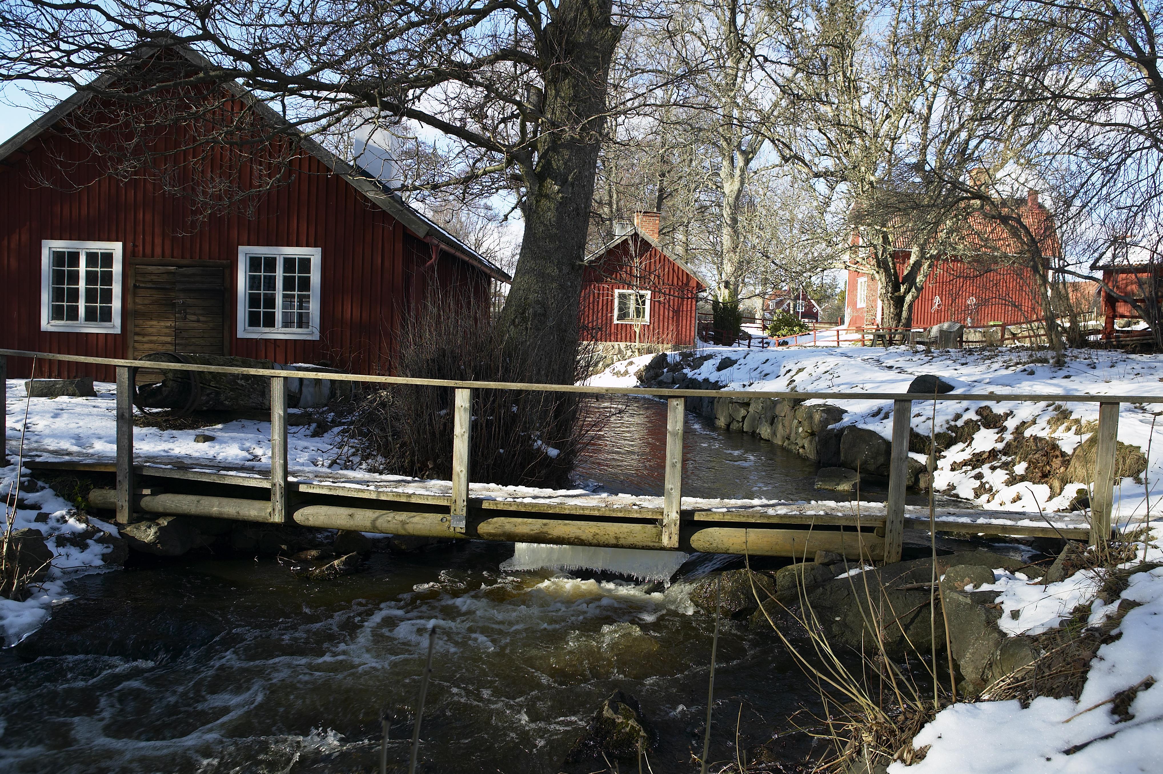 Bengt A Lundberg, Wira bruk