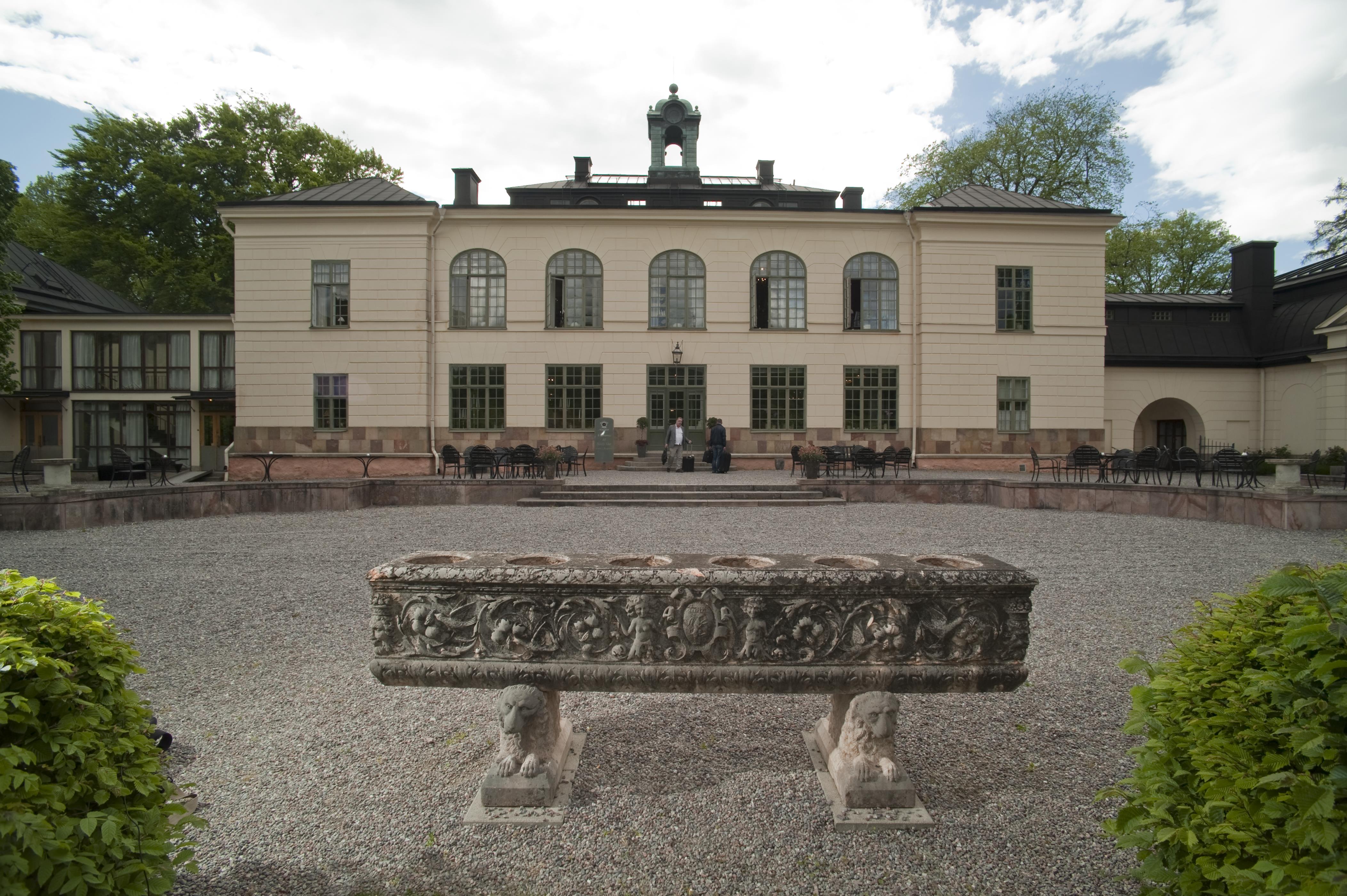 Bengt A Lundberg, Näsby slott