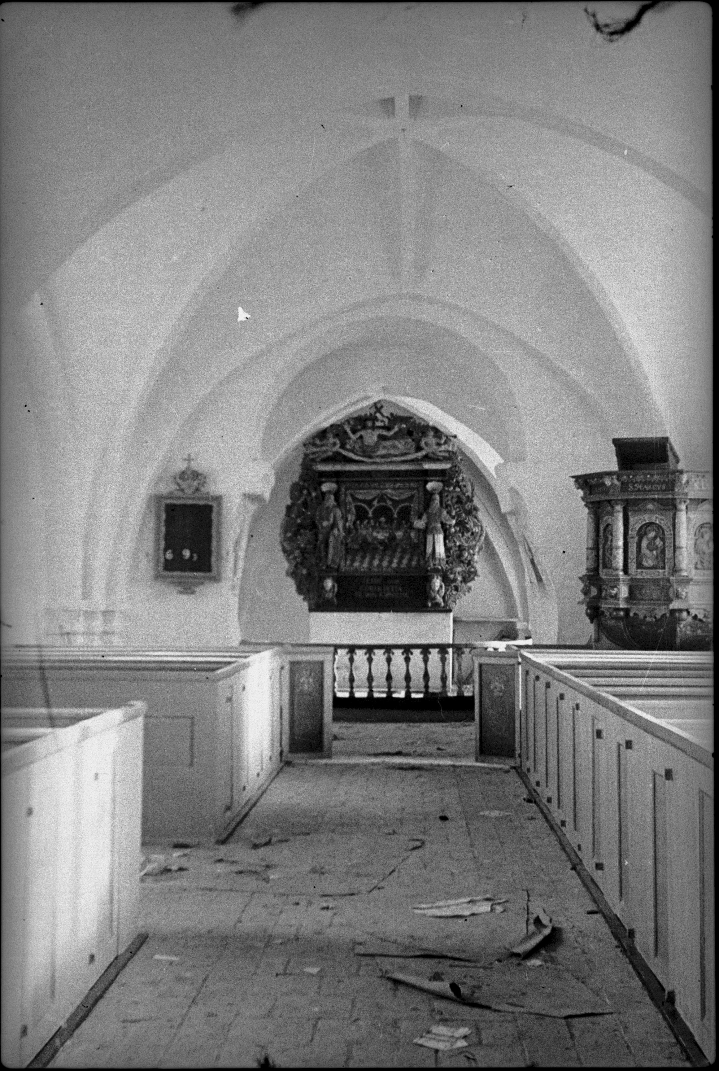Osvald Owald, Djurröds kyrka