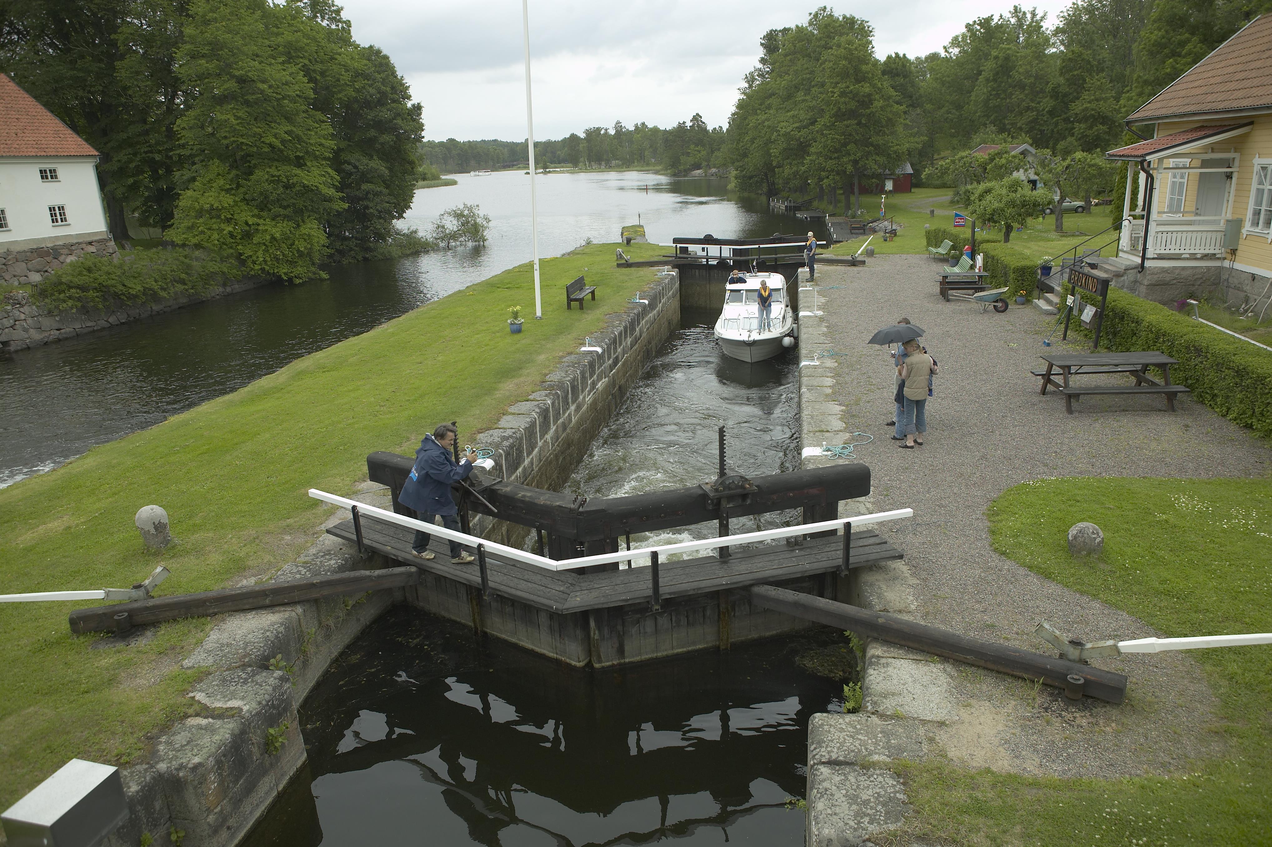 Bengt A Lundberg, Kinda kanal