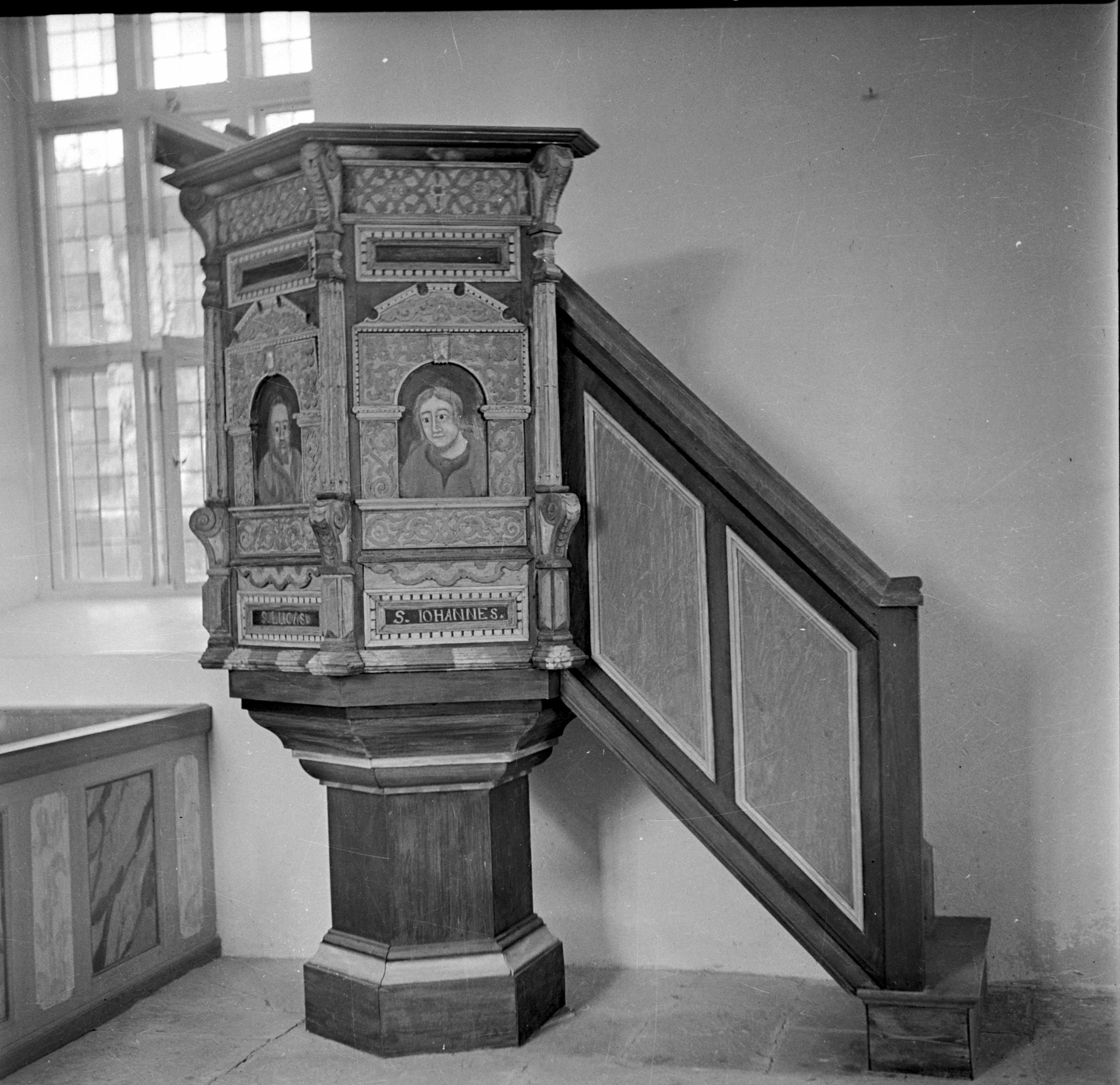 Olle Hellström, Gunnarsnäs kyrka