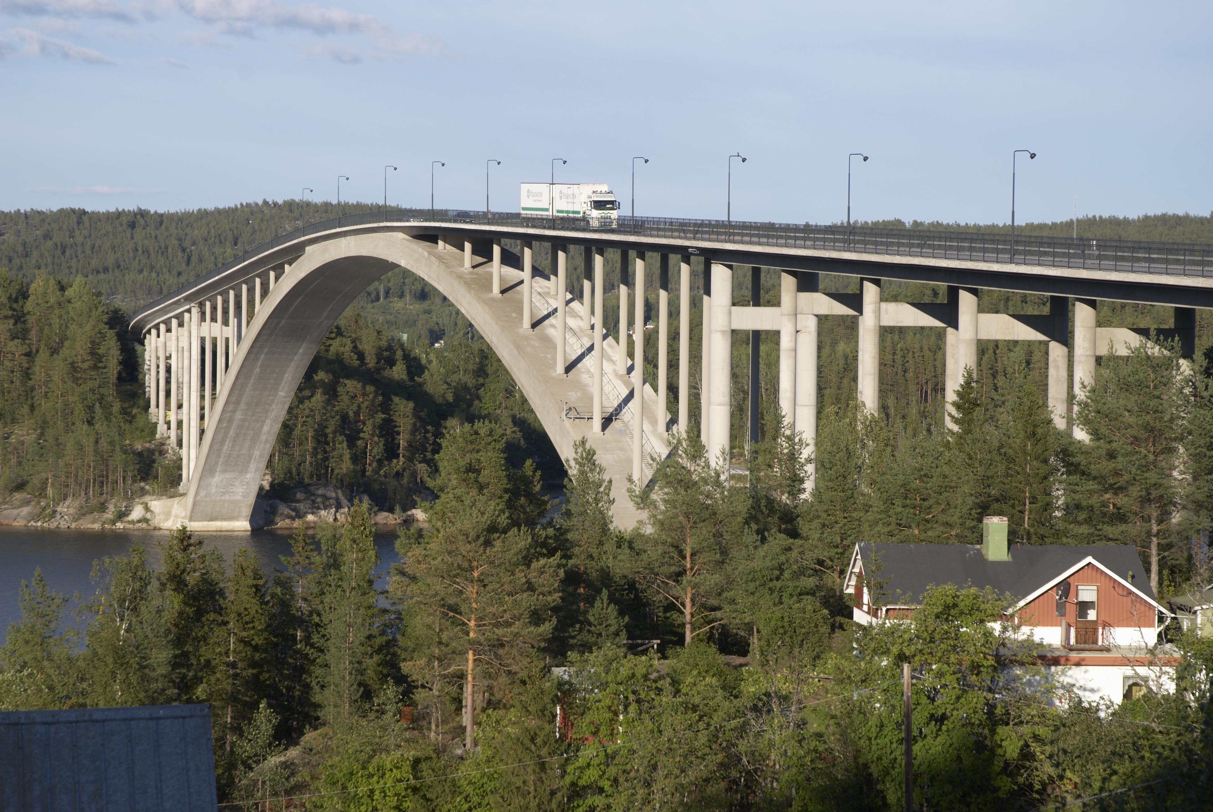 Bengt A Lundberg, Sandöbron