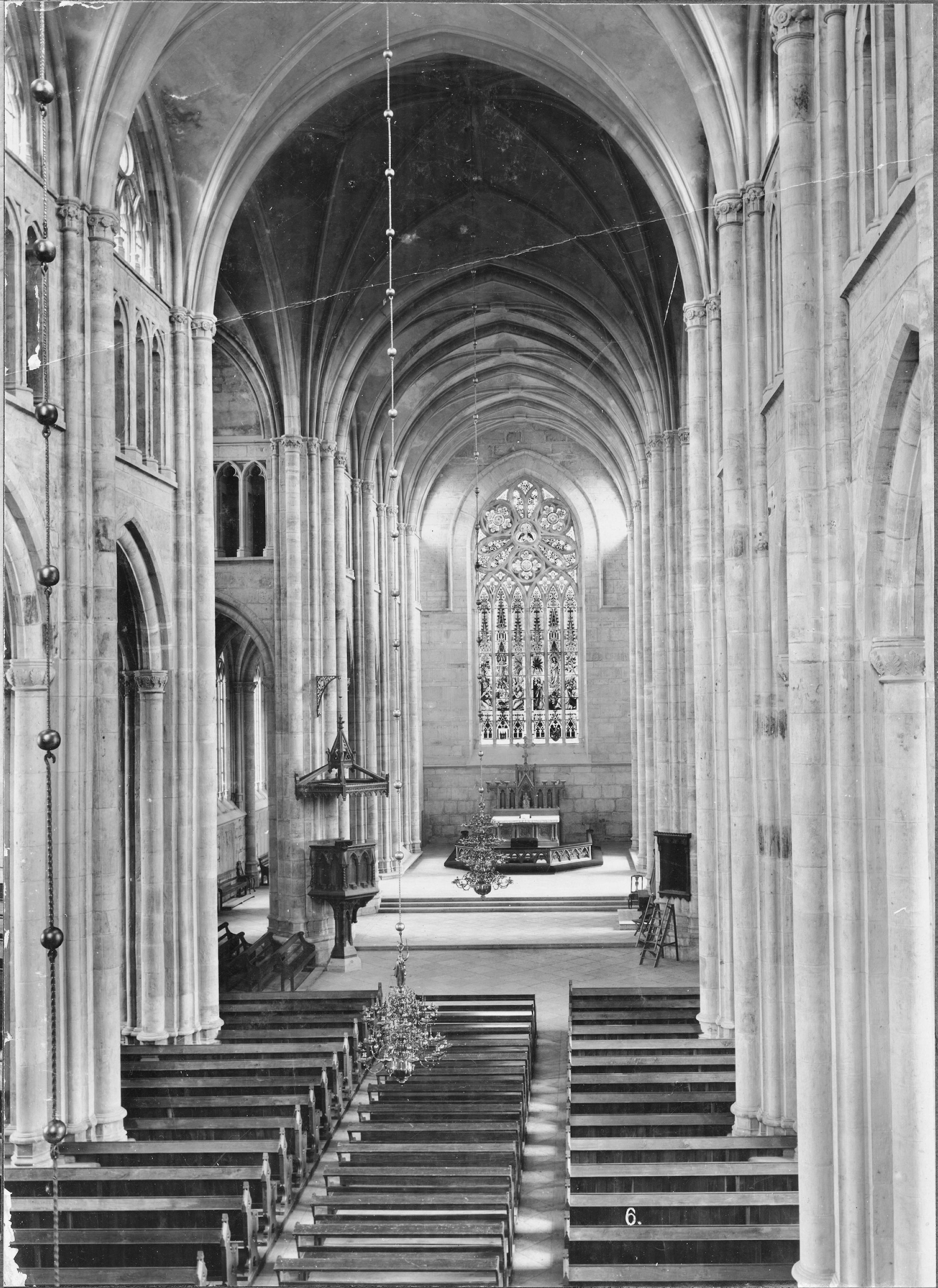 Alfred Dahlgren, Skara domkyrka (Sankta Maria kyrka)