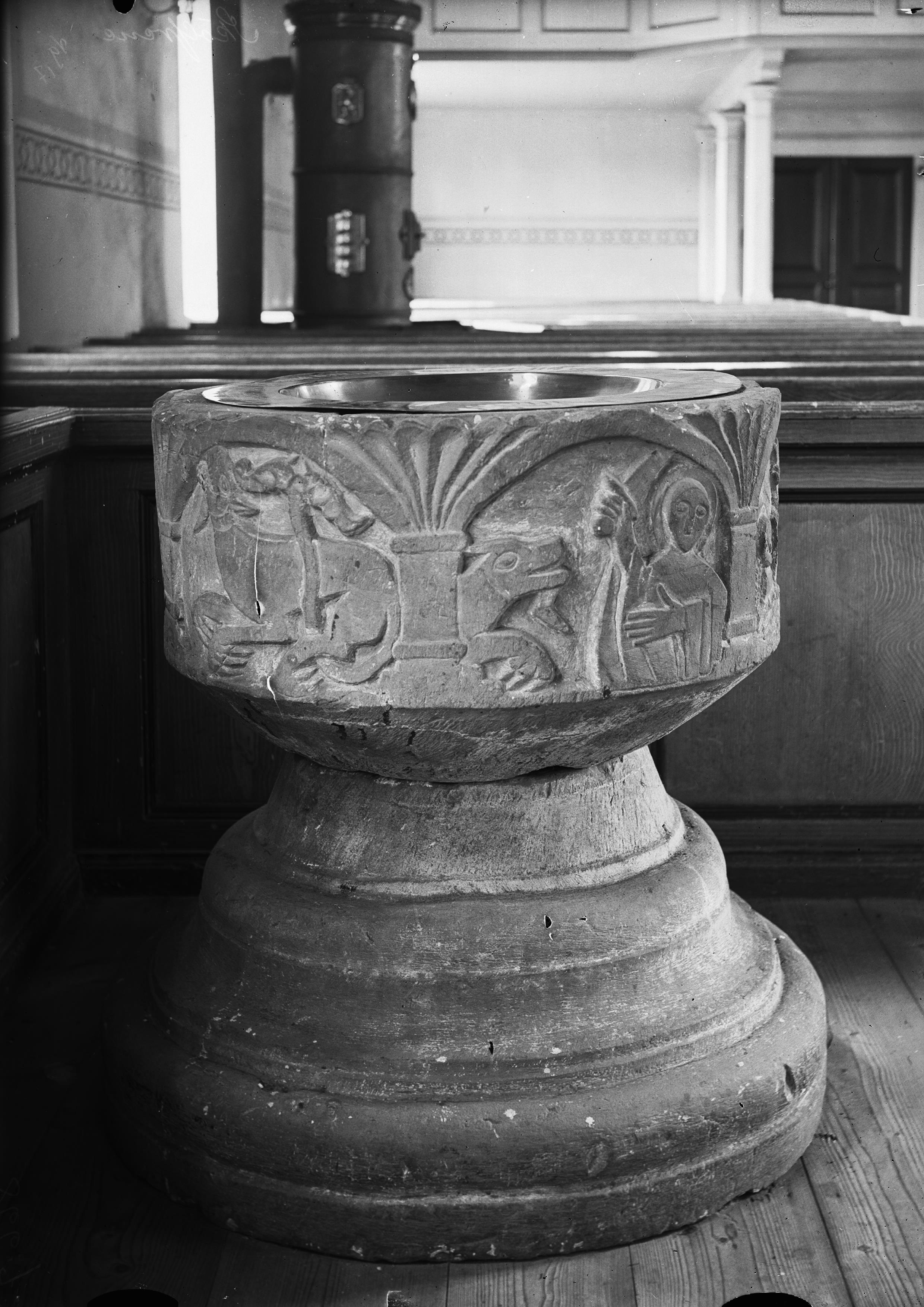 Anders Roland, Skölvene kyrka